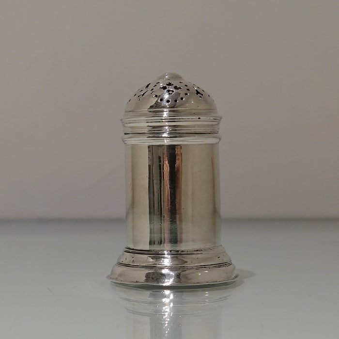 Early 18th Century Antique George II Sterling Silver Kitchen Pepper London 1730 Thomas Rush - 2