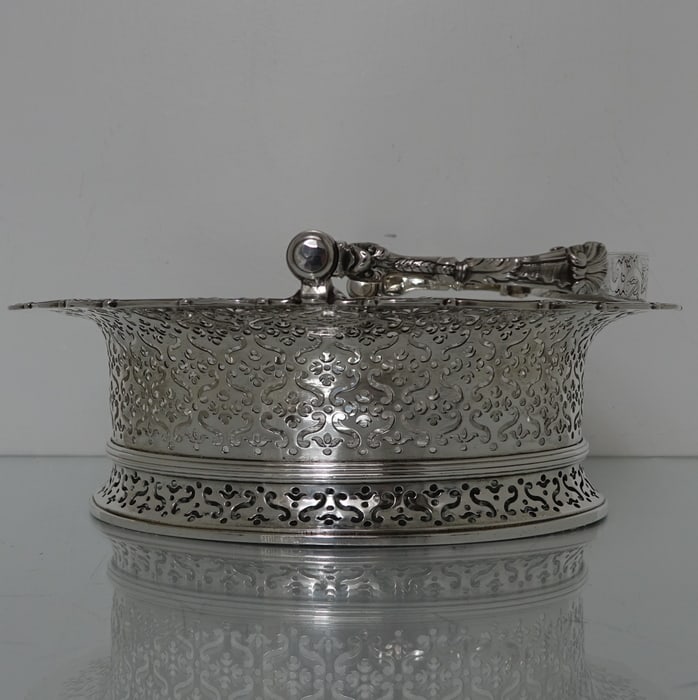 18th century Sterling Silver George II Cake Basket London 1738 Peter Archambo - 5