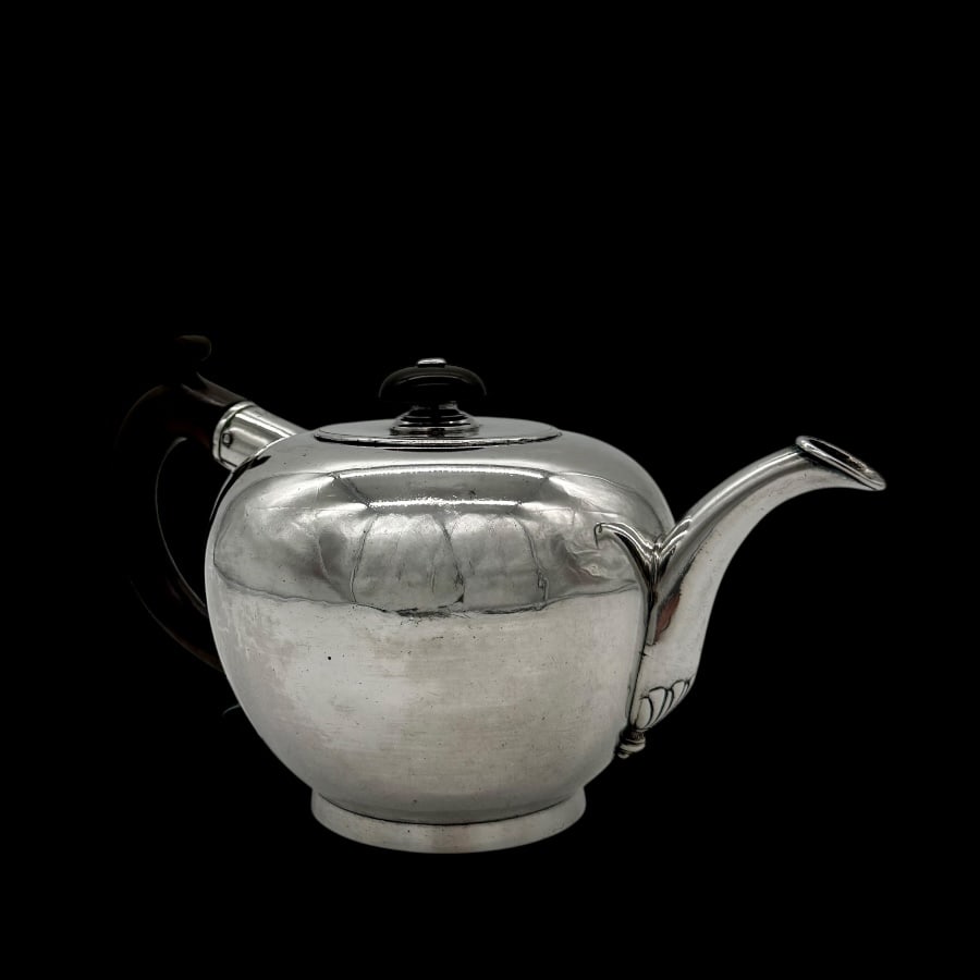 Early 18th Century Antique George I Silver Bullet Teapot Exeter Joseph Collier - 7