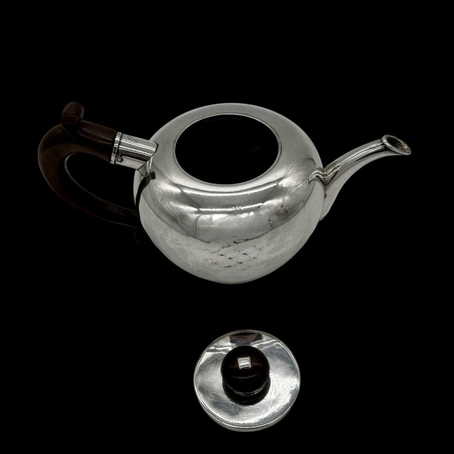 Early 18th Century Antique George I Silver Bullet Teapot Exeter Joseph Collier - 8