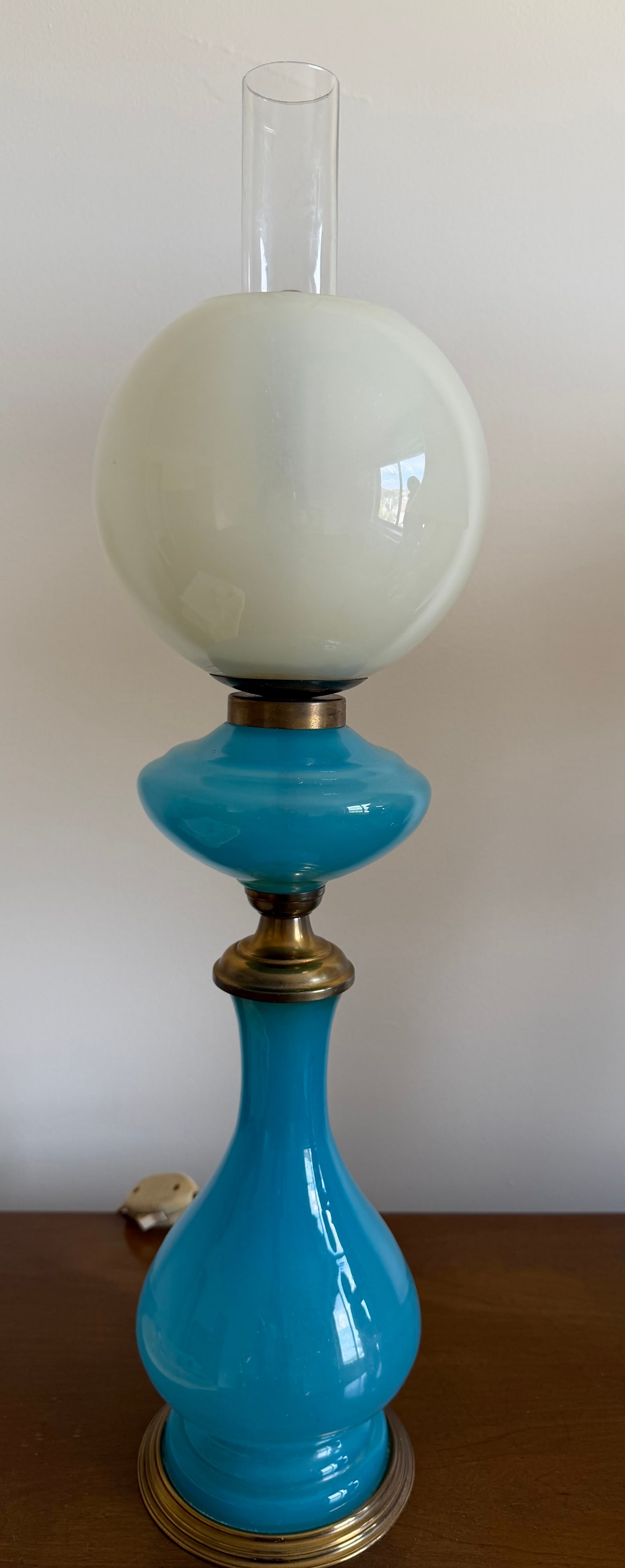 Mid-20th Century Blue and White Opalescent Glass and Brass Table Lamp - 2