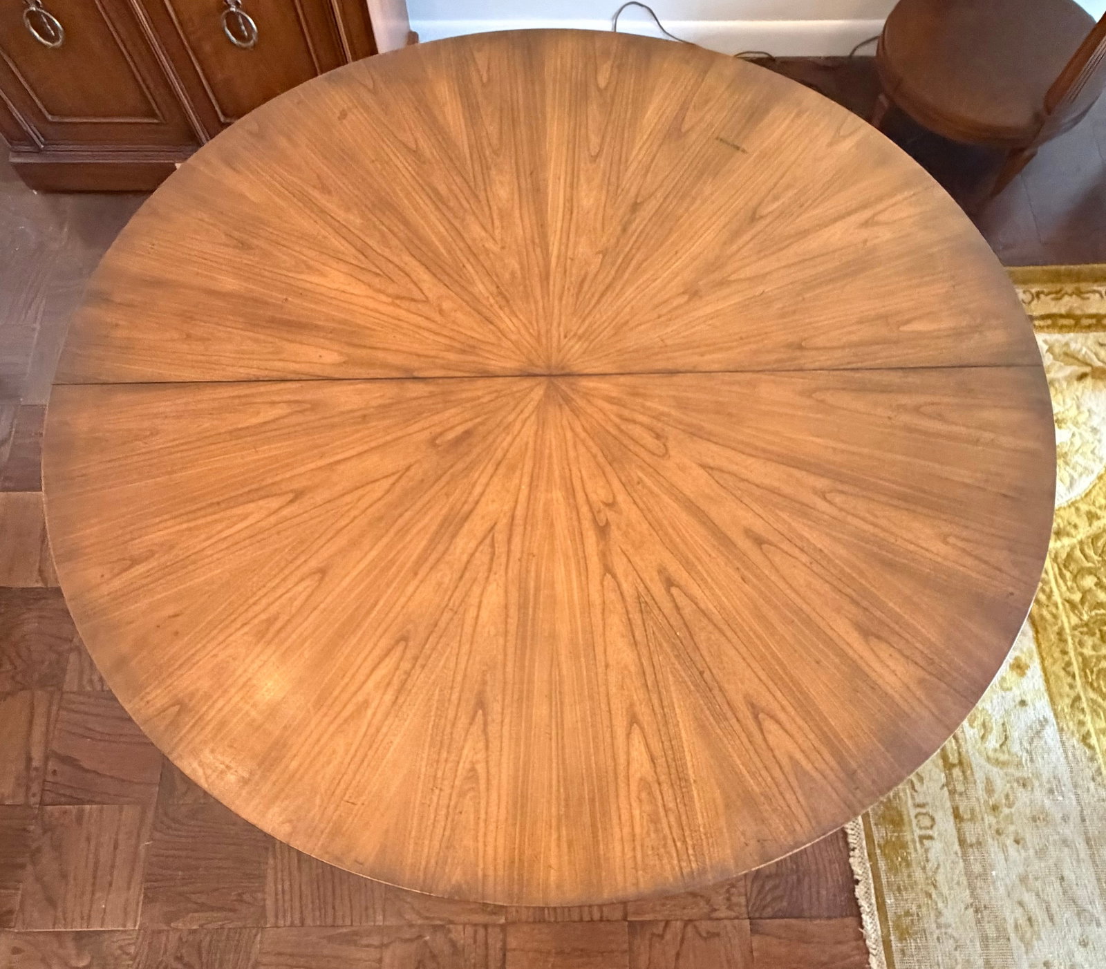 Baker Mid-20th Century Expanding Oval Pedestal Dining Table with Sunburst Veneer - 2