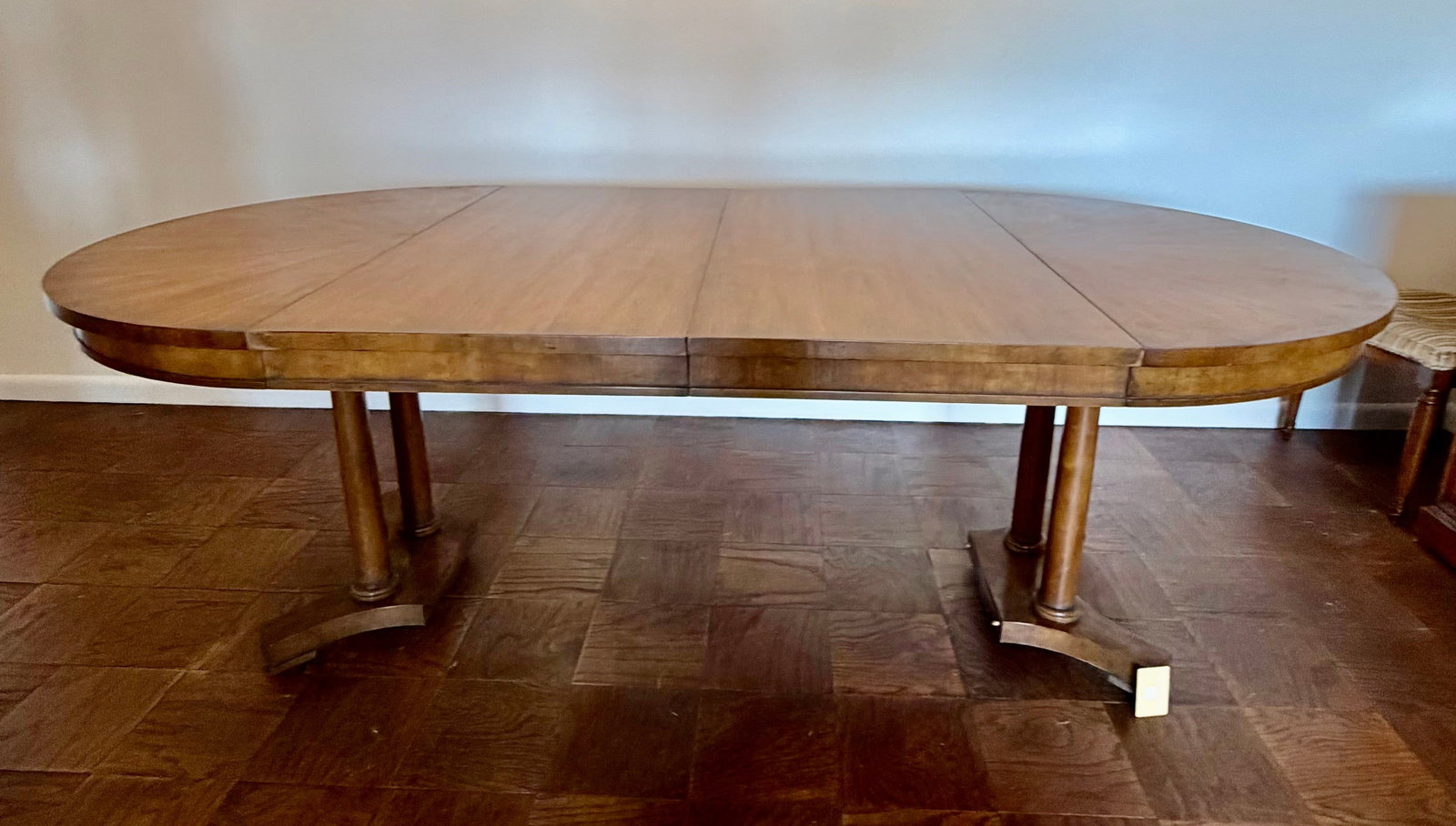 Baker Mid-20th Century Expanding Oval Pedestal Dining Table with Sunburst Veneer - 4