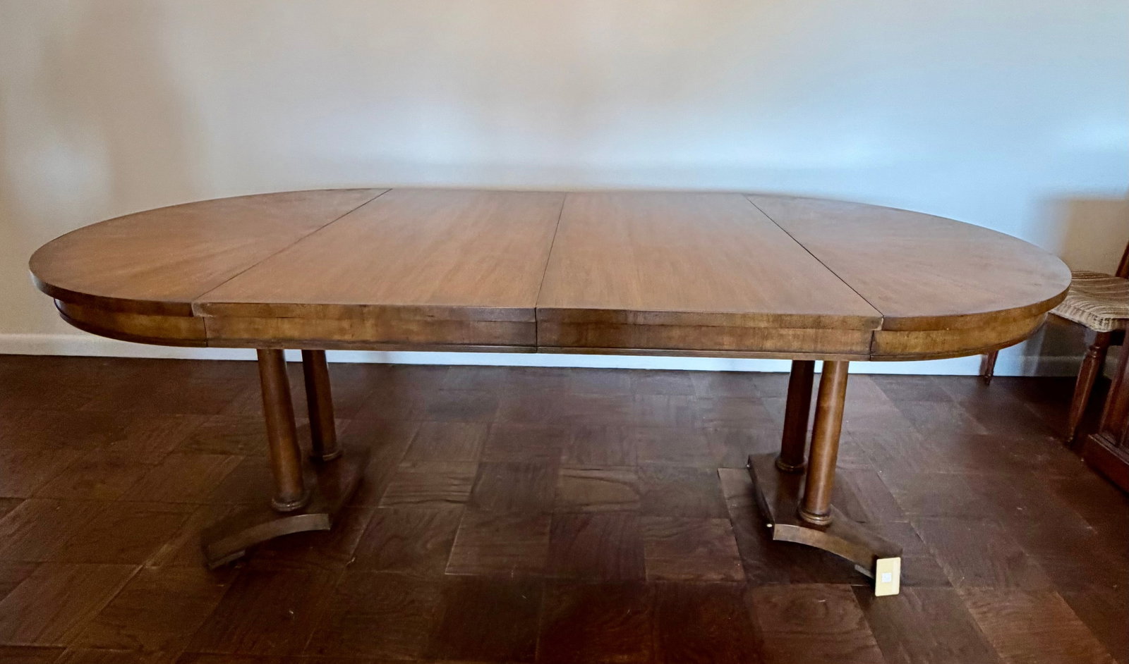 Baker Mid-20th Century Expanding Oval Pedestal Dining Table with Sunburst Veneer - 7
