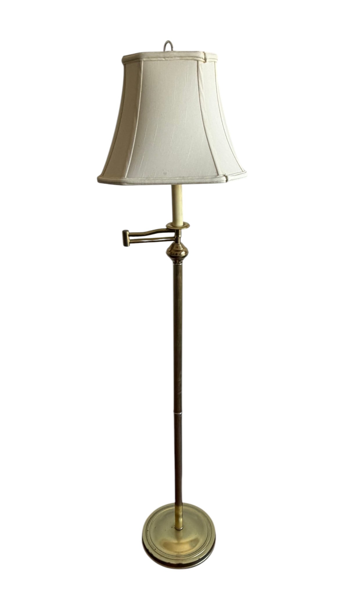 Adjustable Brass Floor Lamp with Empire Shade: A classic and versatile brass floor lamp, likely dating from the mid to late 20th century. The lamp features a polished brass finish throughout, with a circular stepped base and a fluted, reeded colum