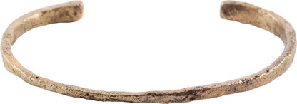 ANCIENT ROMAN WOMAN'S BRACELET, 2ND-4TH CENTURY: Title: ANCIENT ROMAN WOMAN'S BRACELET, 2ND-4TH CENTURY Description: The period of the rise of Christianity. Gilt bronze, large size, with 2 3/4" (2.79”) inside dimension. slightly rounded face b