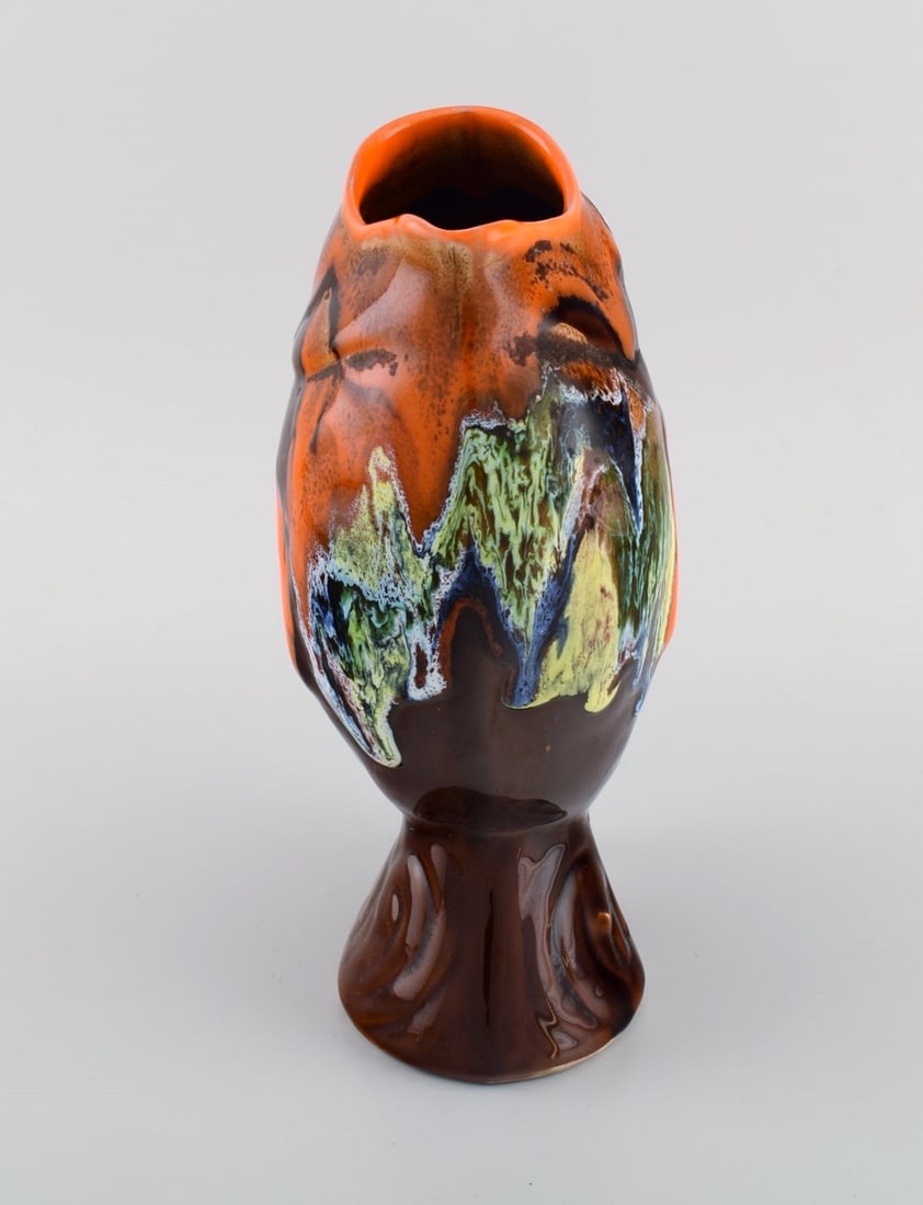 Belgian studio ceramicist. Retro jug in glazed ceramisc shaped like a fish. Beautiful glaze in brown - 6
