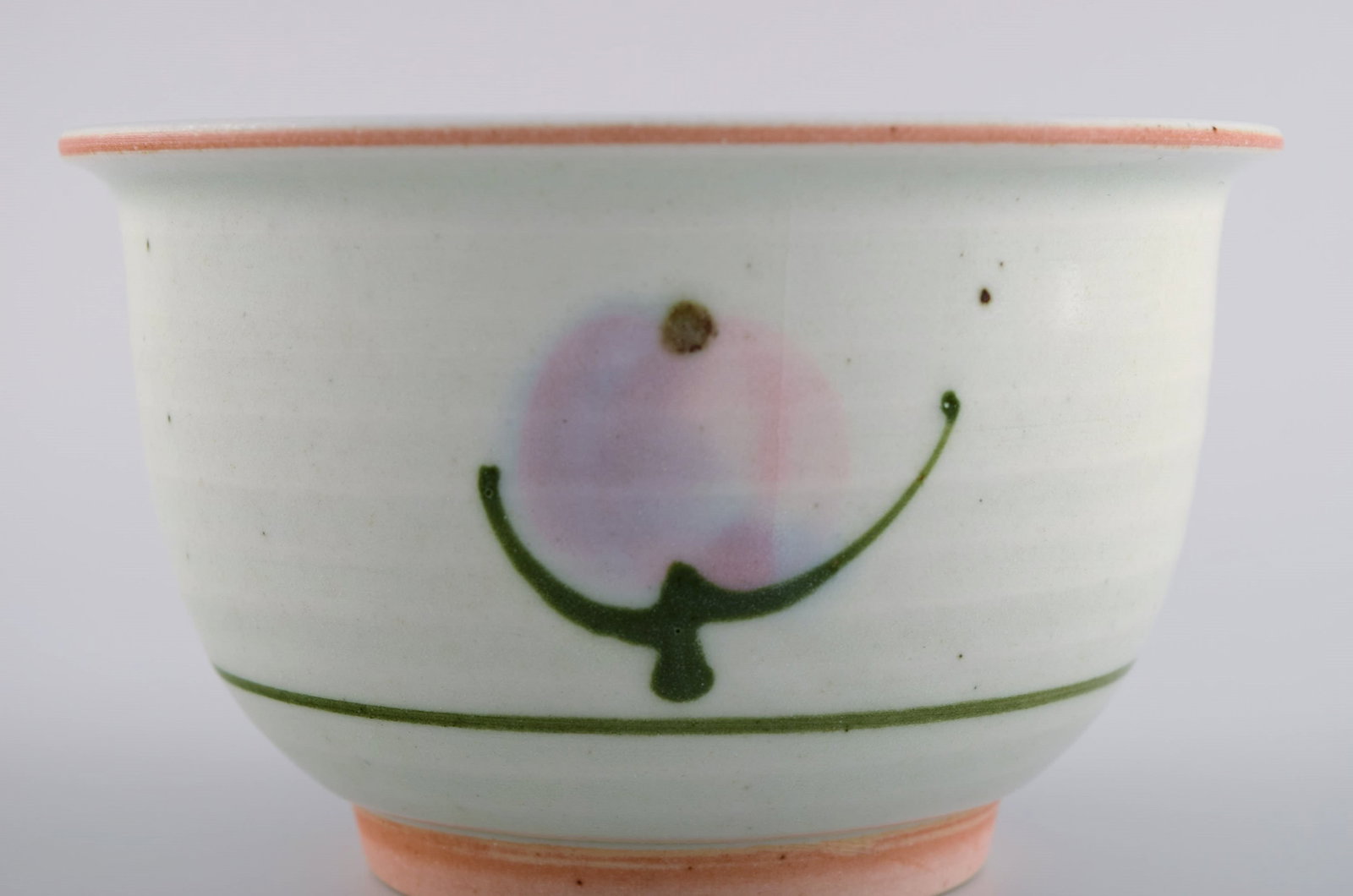 Bodil Manz (b. 1943), Denmark. Unique bowl in glazed ceramics with hand-painted flowers. 1980s. - 4