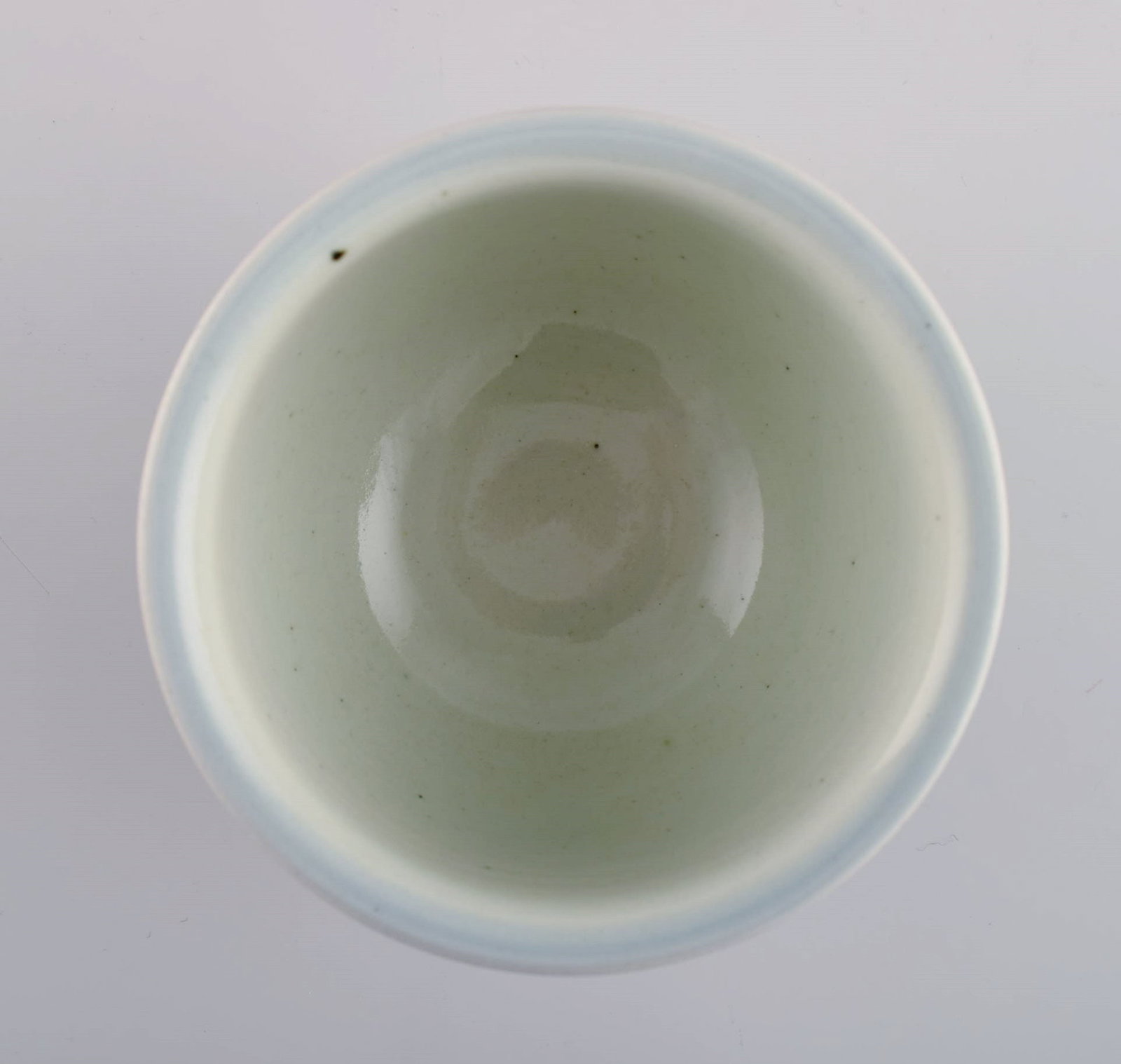 Bodil Manz (b. 1943), Denmark. Unique bowl in glazed ceramics with hand-painted flowers. 1980s. - 5