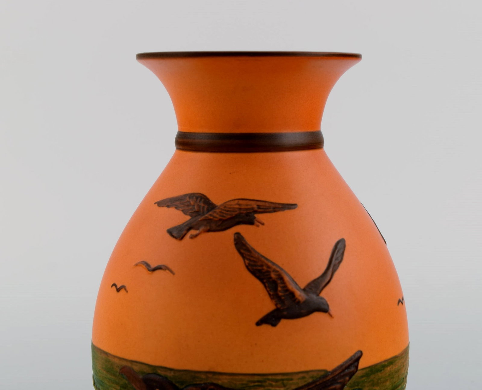 Ipsen's, Denmark. Vase with seagulls in hand-painted glazed ceramics. Model number 476. 1930's. - 3
