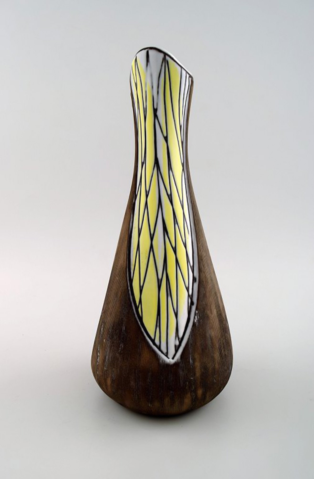 Mari Simmulson for Upsala-Ekeby ceramic vase.: Brand: Upsala Ekeby Mari Simmulson for Upsala-Ekeby ceramic vase. In perfect condition. 1950 / 60s. Measures 25 x 11 cm. Stamped. Reserve: $259.00 Shipping: Domestic: Shipping rates are determined by