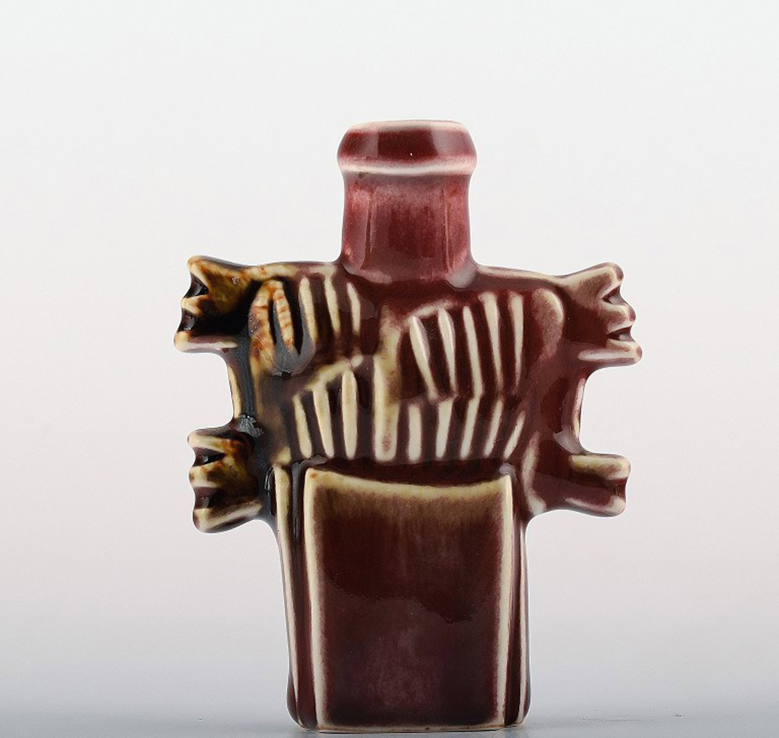 Gösta Grähs for Rorstrand, miniature pottery vase.: Brand: Rörstrand Gösta Grähs for Rorstrand, miniature pottery vase, oxblood glaze. Measures 8.5 cm. Perfect condition, factory first. Reserve: $95.00 Shipping: Domestic: Shipping rates