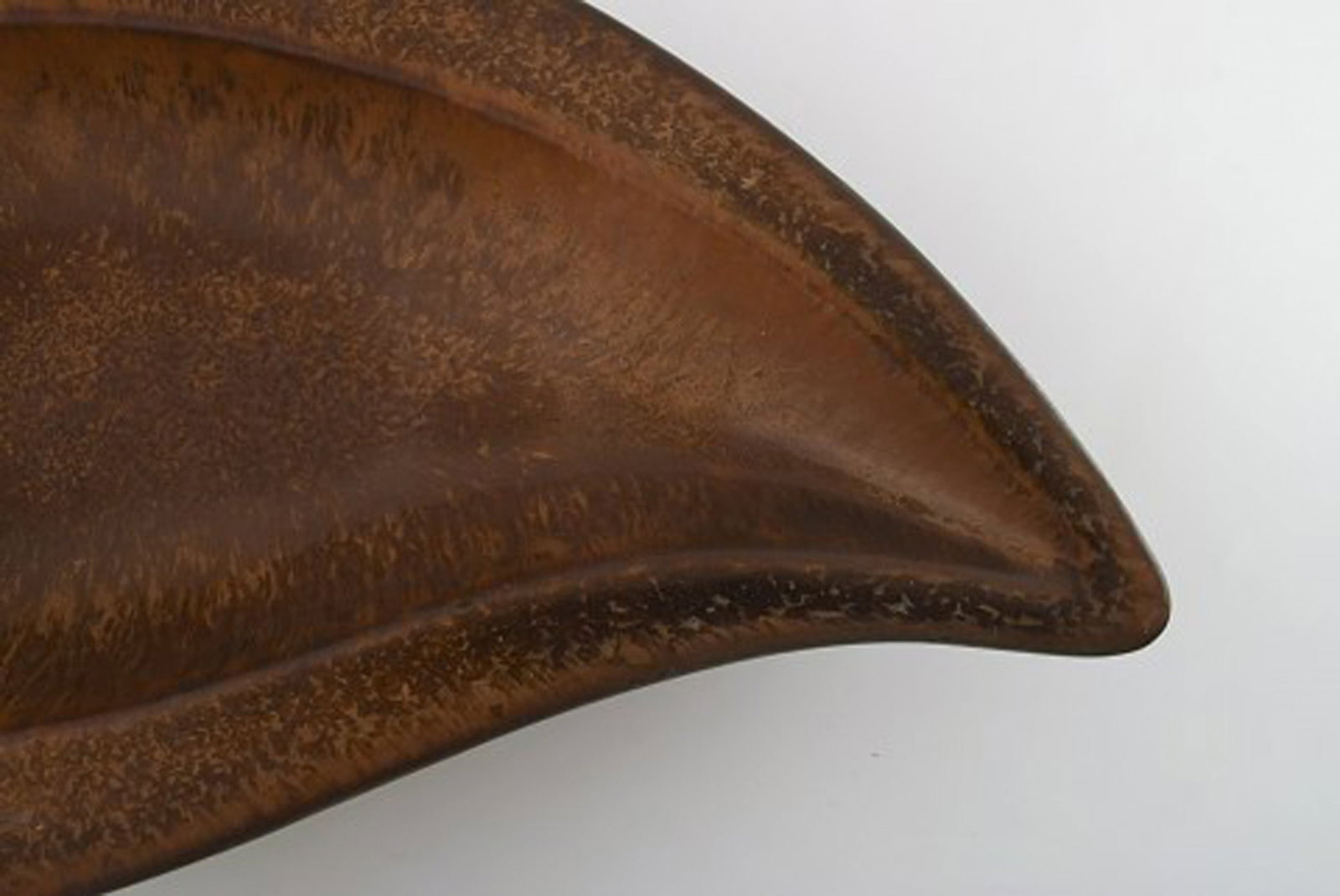 Gunnar Nylund for Rörstrand. Large teardrop shaped ceramic dish in brown shades of 1960's. - 4