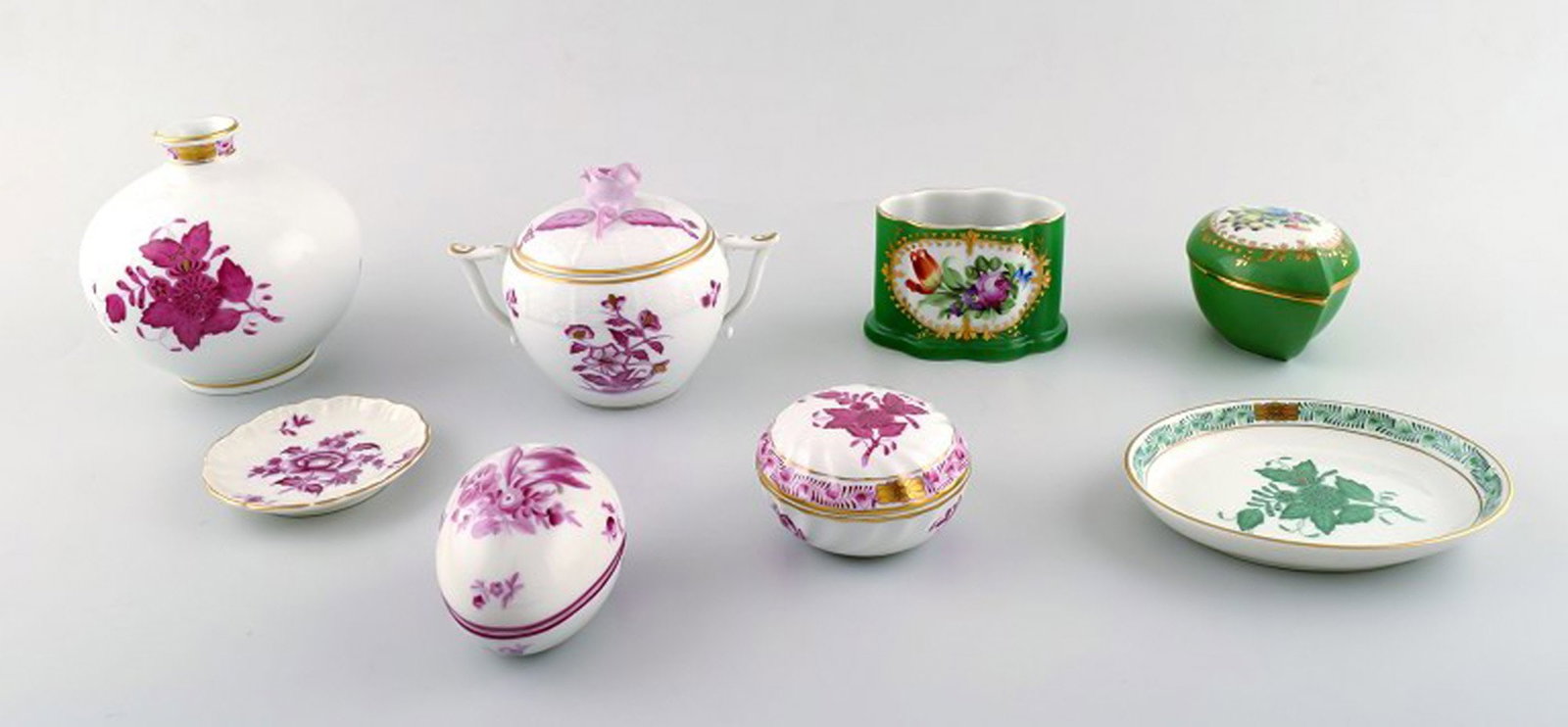 8 Herend, Hungary lidded vases / vases / dishes decorated with flowers, gold rim, porcelain.: Brand: Herend 8 Herend, Hungary lidded vases / vases / dishes decorated with flowers, gold rim, porcelain. Reserve: $469.00 Shipping: Domestic: Shipping rates are determined by destination