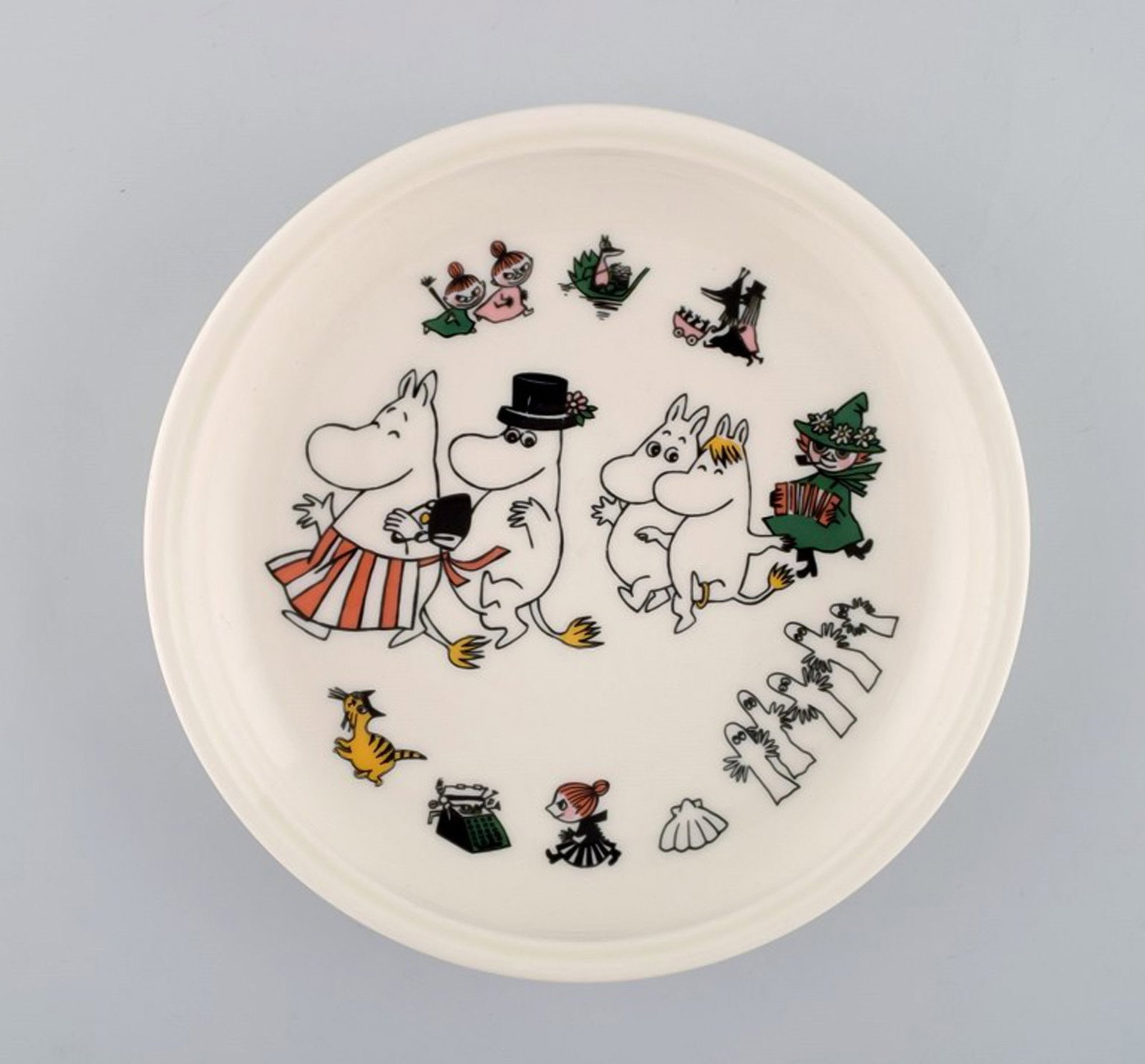 Arabia, Finland. Porcelain plate with motif from "Moomin".: Brand: Arabia Arabia, Finland. Porcelain plate with motif from "Moomin". Reserve: $175.00 Shipping: Domestic: Shipping rates are determined by destination International: Foreign shipping rates are