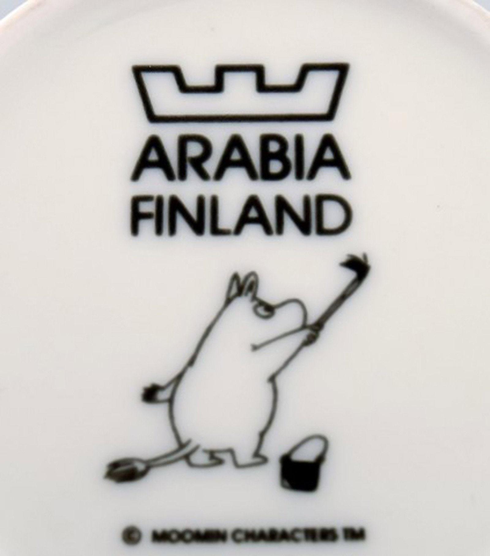 Arabia, Finland. Two cups in porcelain with motifs from "Moomin". Late 20th century. - 5