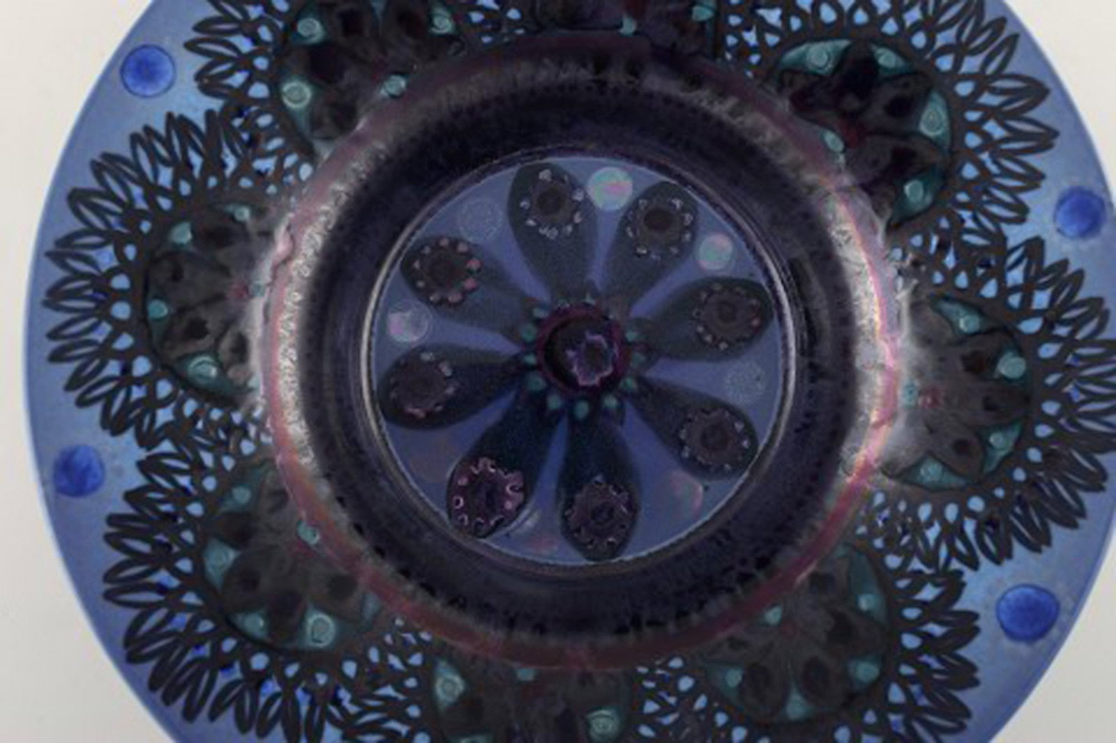 Friedl Holzer Kjellberg for Arabia. Bowl in glazed ceramics. Flowers and beautiful glaze in blue - 5