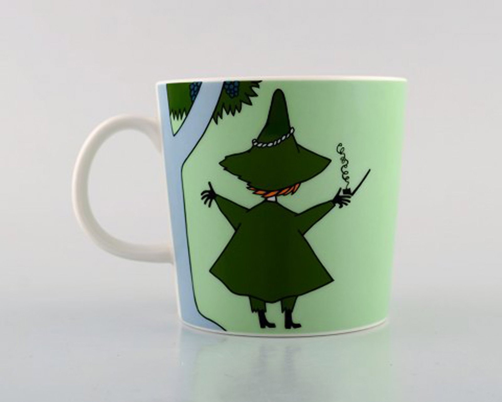 Arabia, Finland. Two cups in porcelain with motifs from "Moomin". Late 20th century. - 5