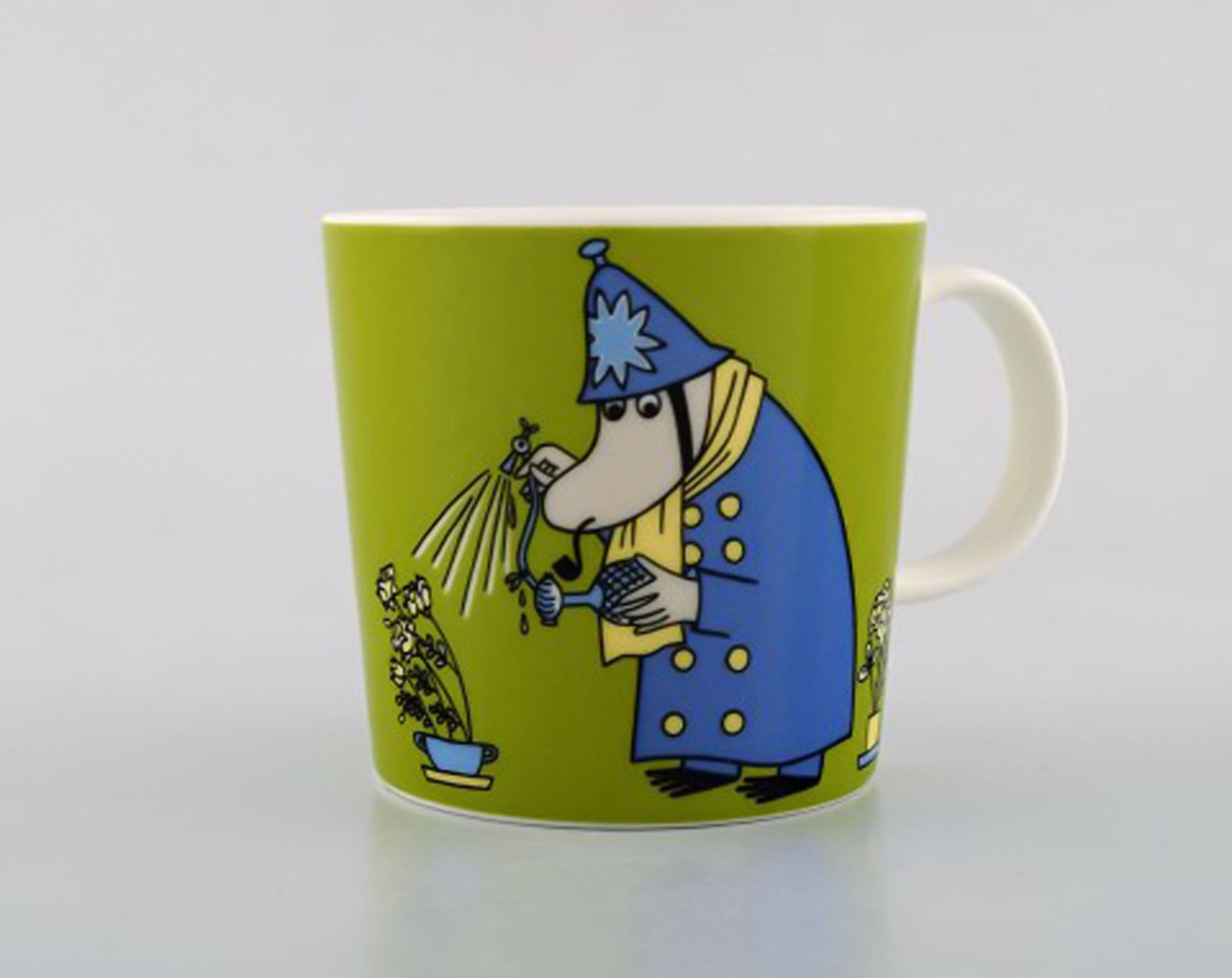 Arabia, Finland. Two cups in porcelain with motifs from "Moomin". Late 20th century. - 2