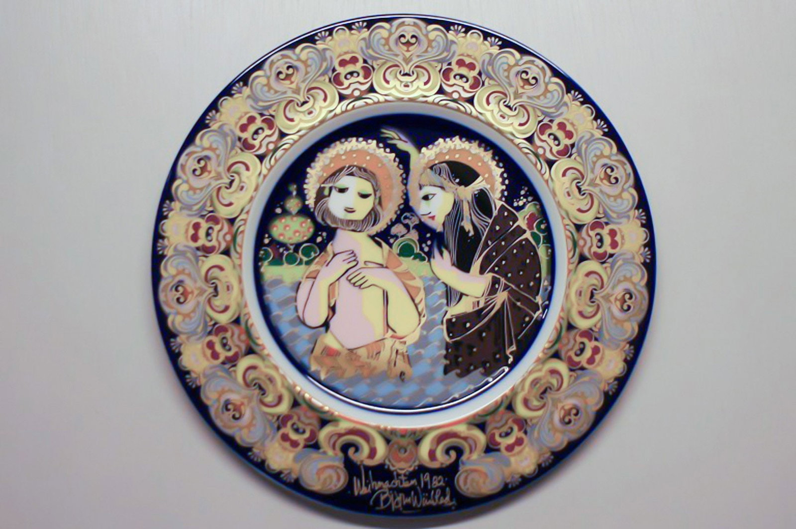 Rosenthal Wiinblad Christmas plate from 1982.: Brand: Rosenthal Rosenthal Wiinblad Christmas plate from 1982. Reserve: $49.00 Shipping: Domestic: Shipping rates are determined by destination International: Foreign shipping rates are determined by