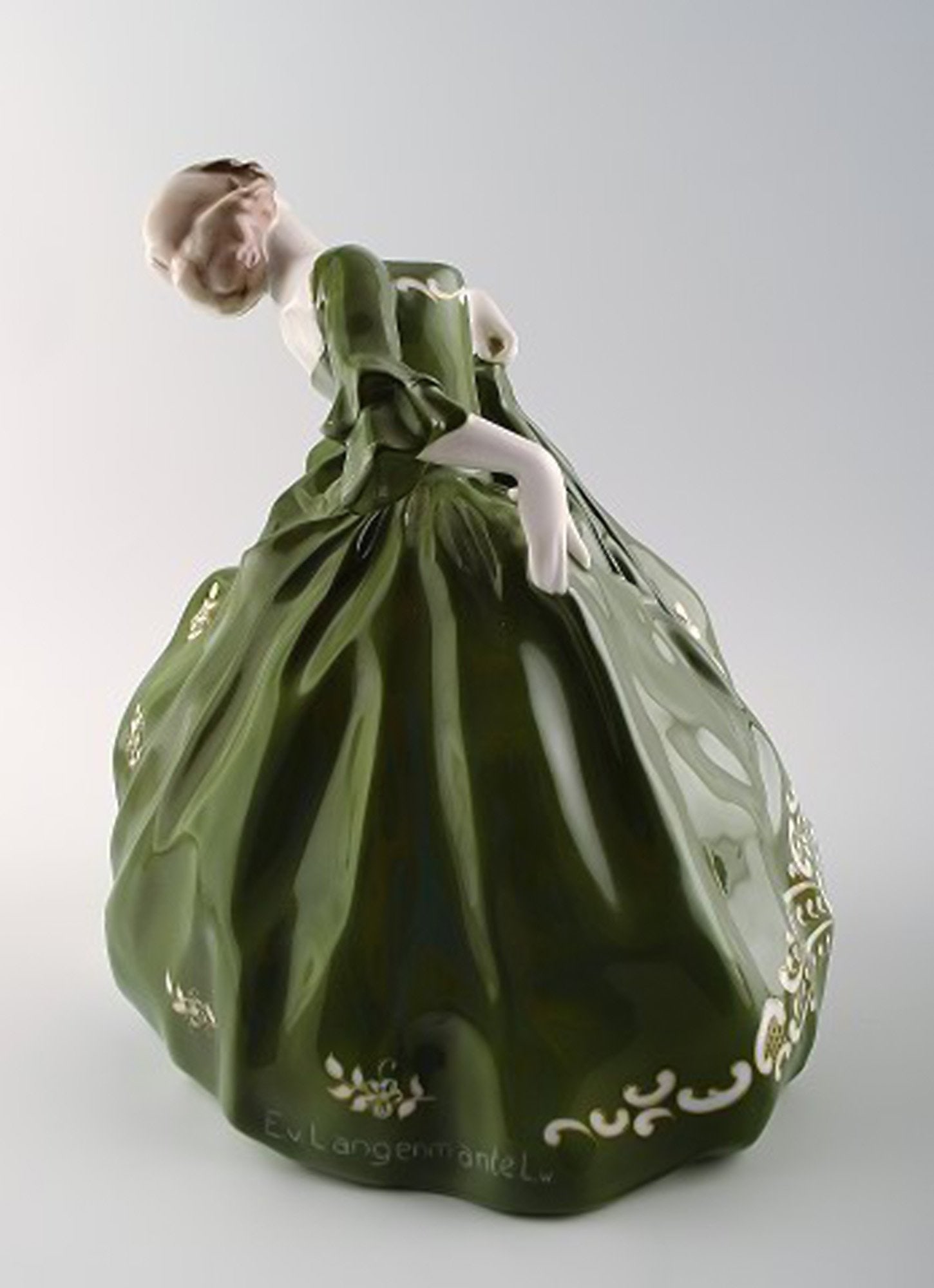 Large Art Deco Rosenthal, Erna von Langenmantel. Porcelain figurine of a dancing woman. - 3