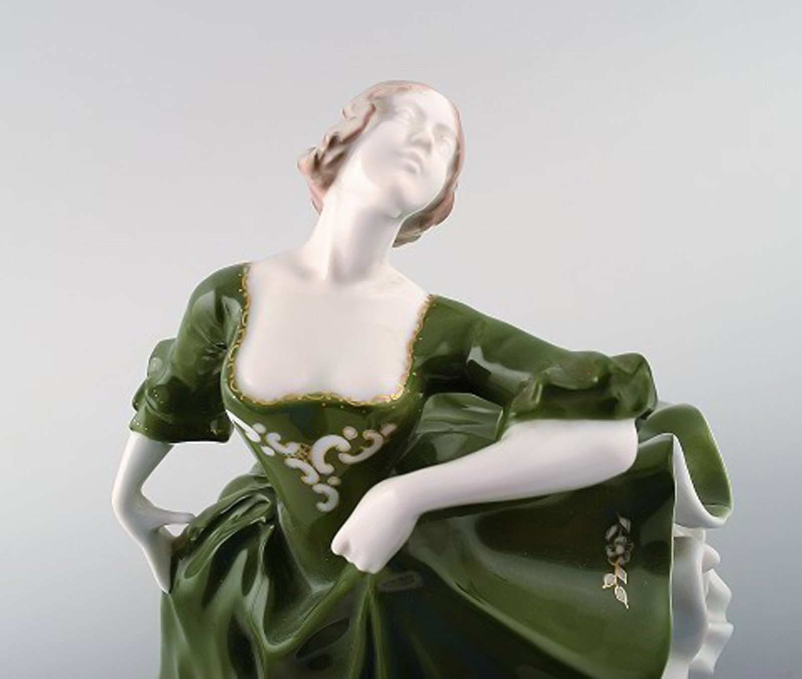 Large Art Deco Rosenthal, Erna von Langenmantel. Porcelain figurine of a dancing woman. - 4