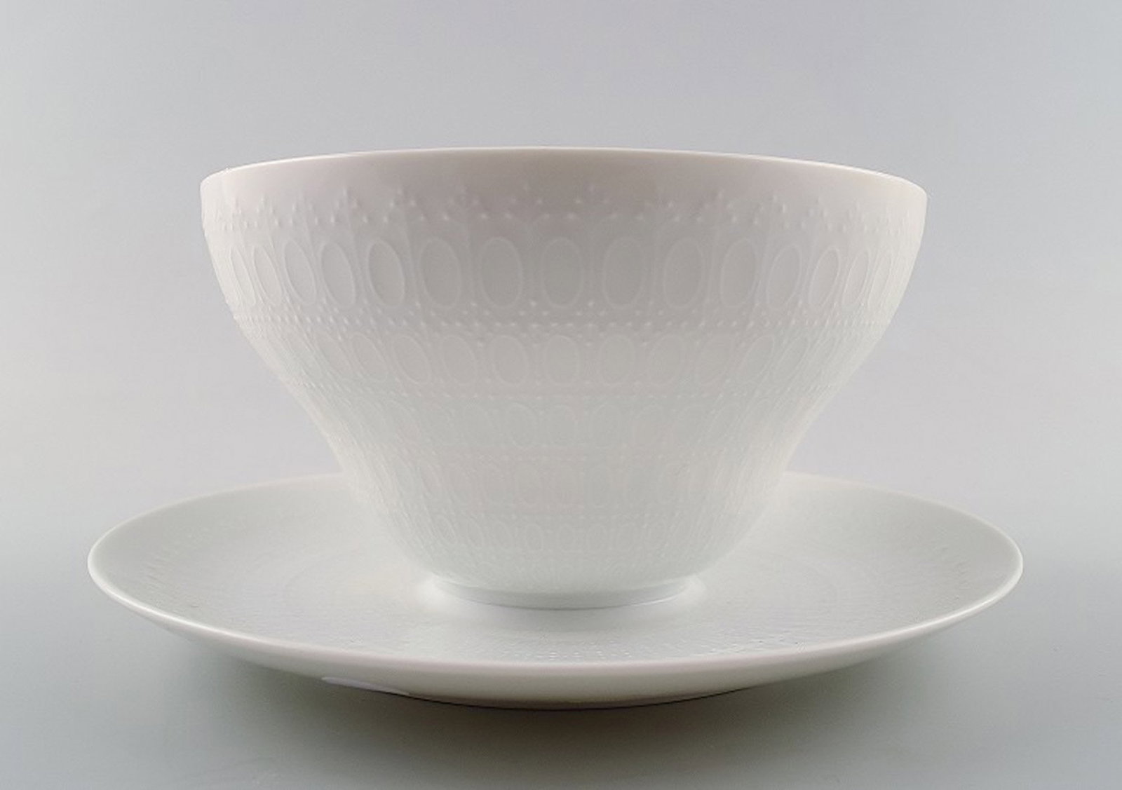 Rosenthal Bjorn Wiinblad sauce bowl.: Brand: Rosenthal Rosenthal Bjorn Wiinblad sauce bowl. Reserve: $70.00 Shipping: Domestic: Shipping rates are determined by destination International: Foreign shipping rates are determined by