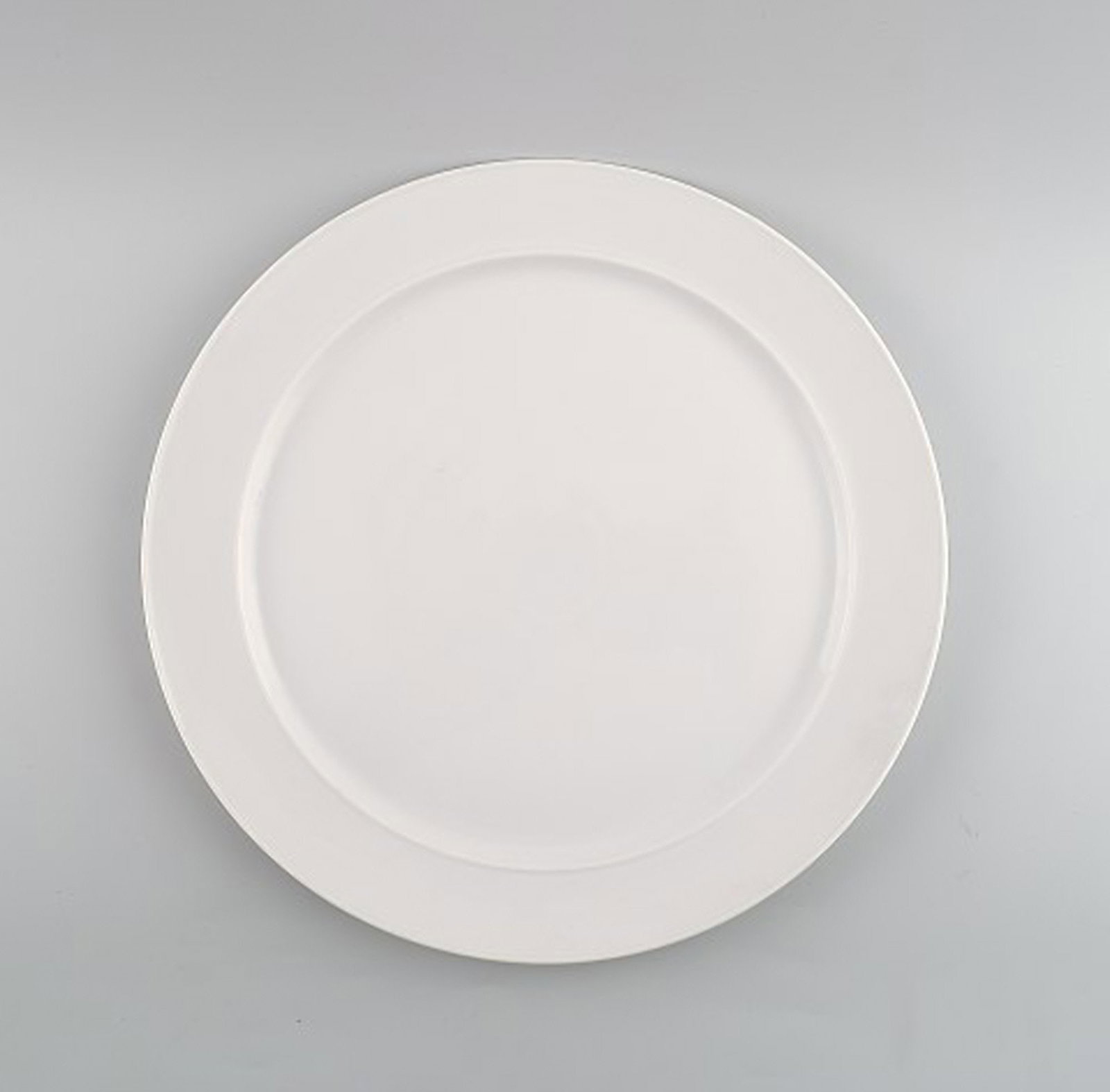Rosenthal, large round platter and 2 squared dishes in white porcelain. - 3