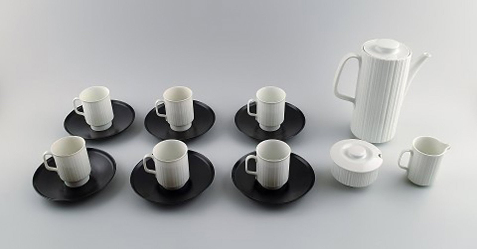 Tapio Wirkkala for Rosenthal Studio-line Porcelaine noire, 6 person mocha service in black and white - 2