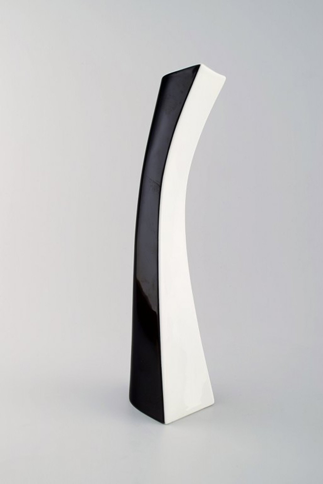 Rosenthal large porcelain vase in modern design.: Brand: Rosenthal Rosenthal large porcelain vase in modern design. Reserve: $294.00 Shipping: Domestic: Shipping rates are determined by destination International: Foreign shipping rates are