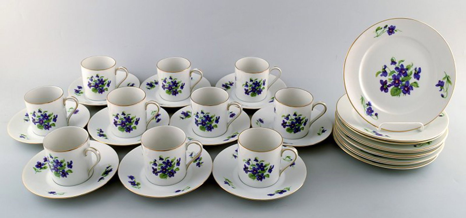 Hand painted Rosenthal porcelain coffee service. Complete for 10 people with accompanying plates.: Brand: Rosenthal Hand painted Rosenthal porcelain coffee service. Complete for 10 people with accompanying plates. 1930 / 40's. Reserve: $469.00 Shipping: Domestic: Shipping rates are determined by