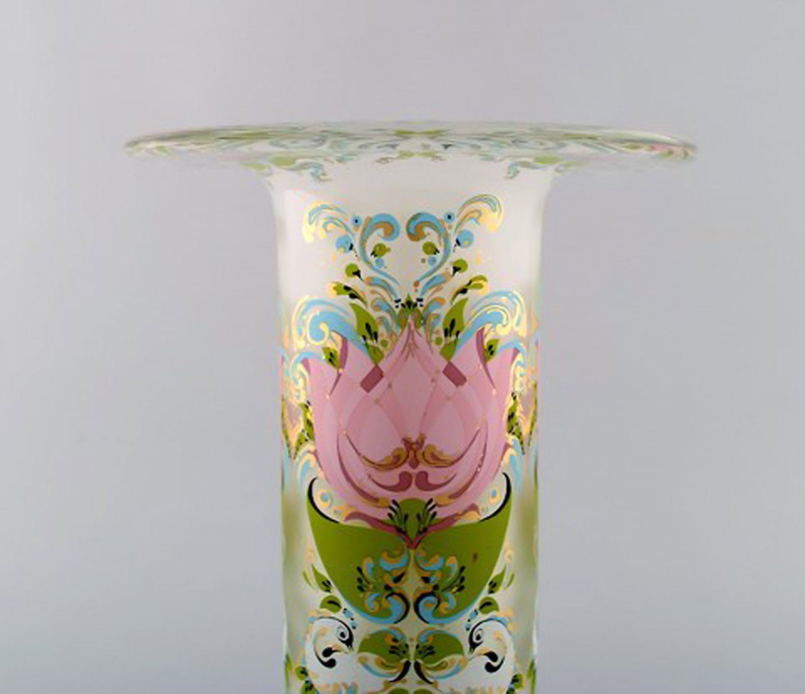 Bjørn Wiinblad for Rosenthal Studio Line. Art glass vase decorated with flowers and swans. - 4