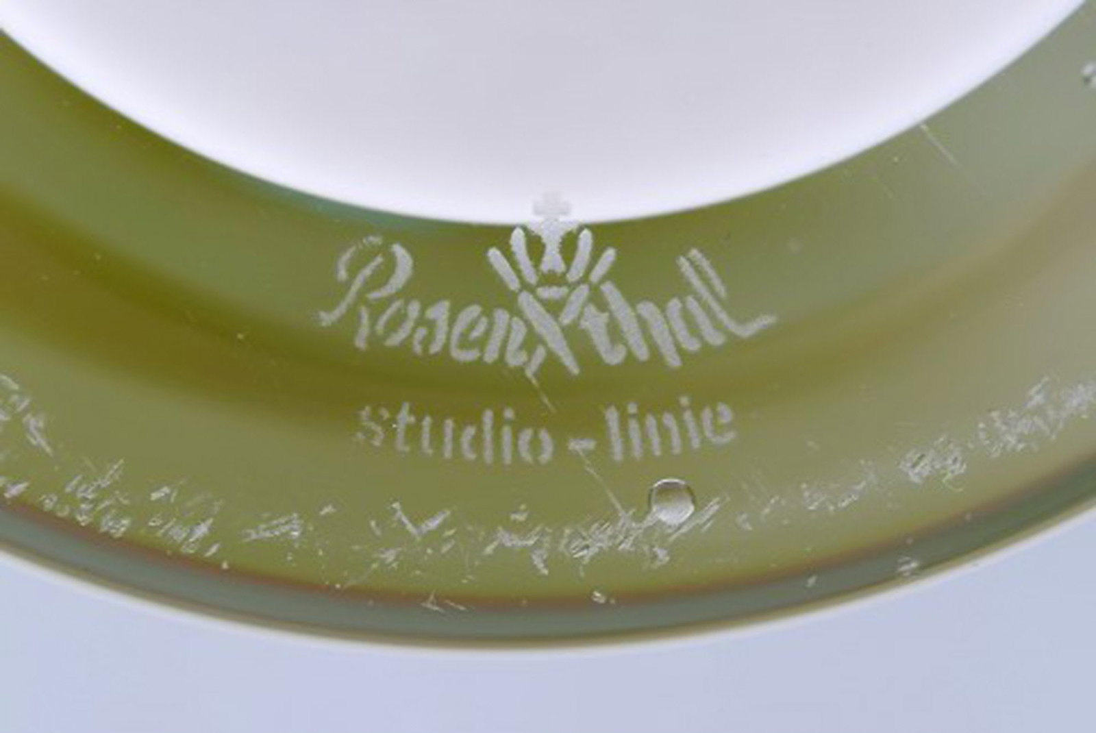 Bjørn Wiinblad for Rosenthal Studio Line. Art glass vase decorated with flowers and swans. - 6