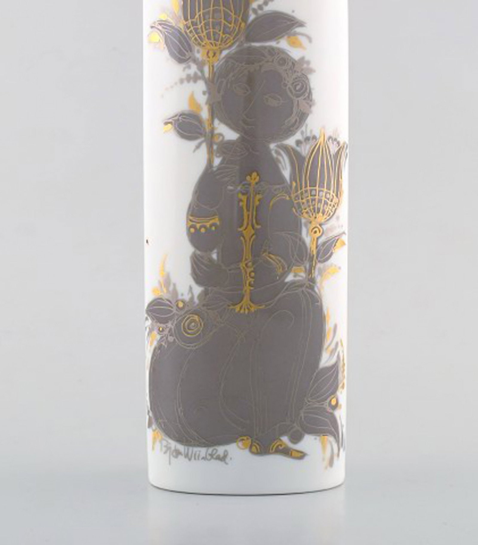 Bjørn Wiinblad for Rosenthal Studio Line. Porcelain vase decorated with woman and flowers. - 4