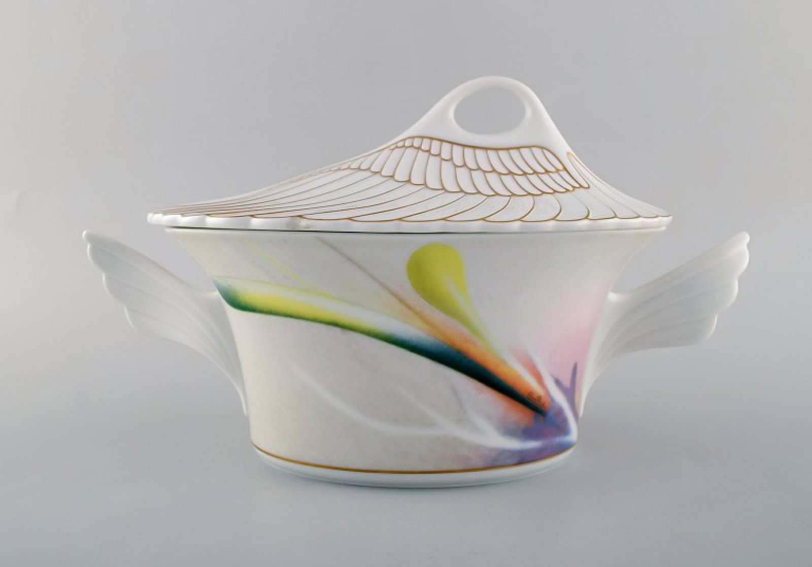 Paul Wunderlich for Rosenthal. Large "Mythos" porcelain tureen. 1980 / 90's.: Brand: Rosenthal Paul Wunderlich for Rosenthal. Large "Mythos" porcelain tureen. 1980 / 90's. Reserve: $350.00 Shipping: Domestic: Shipping rates are determined by destination International: Foreign s