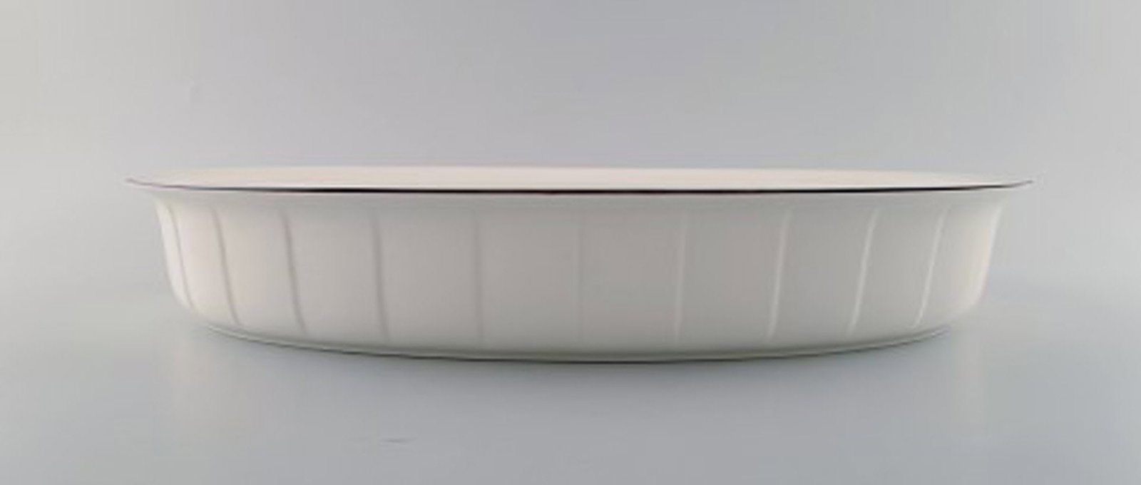 Villeroy & Boch Naif dinner service in porcelain. Oven proof dish decorated with naivist village - 4
