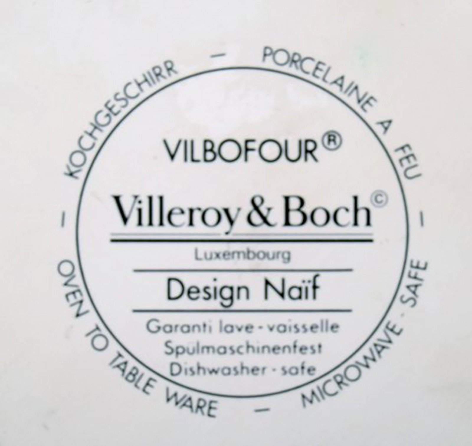 Villeroy & Boch Naif oven proof dish in porcelain decorated with naivist village motif. - 4