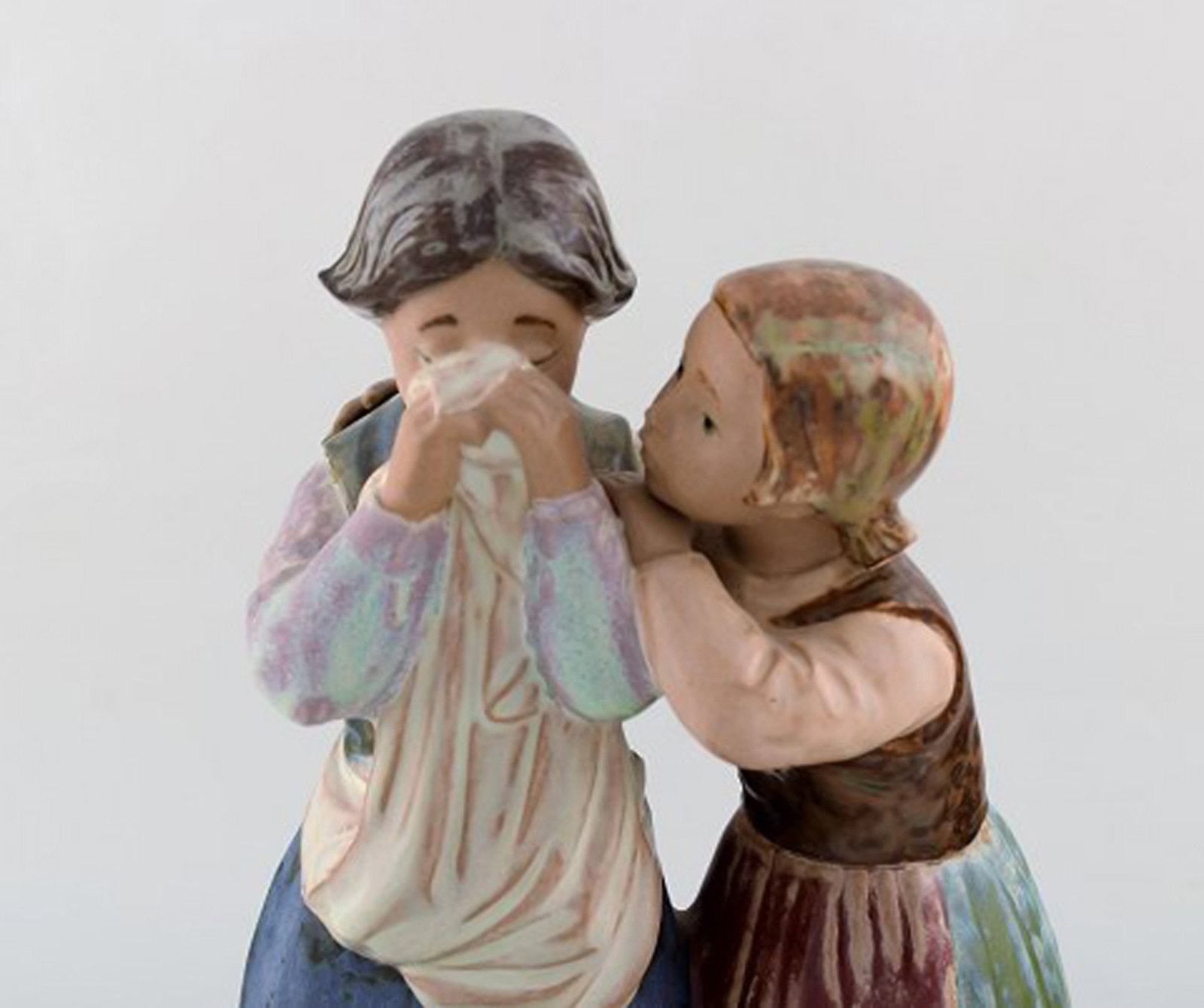 Lladro, Spain. Large figure in glazed ceramics. Late 20th century. - 2