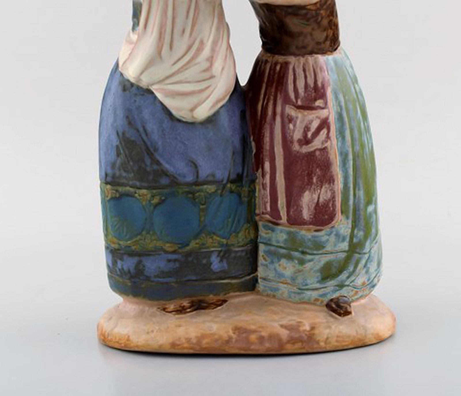 Lladro, Spain. Large figure in glazed ceramics. Late 20th century. - 3