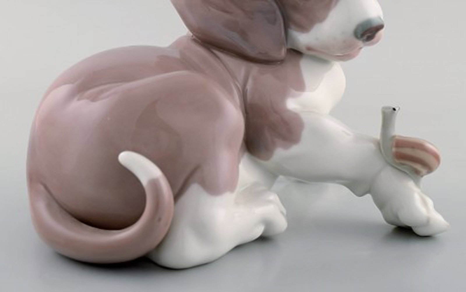 Lladro, Spain. Figure in glazed porcelain. Puppy and snail. 1980's. - 5