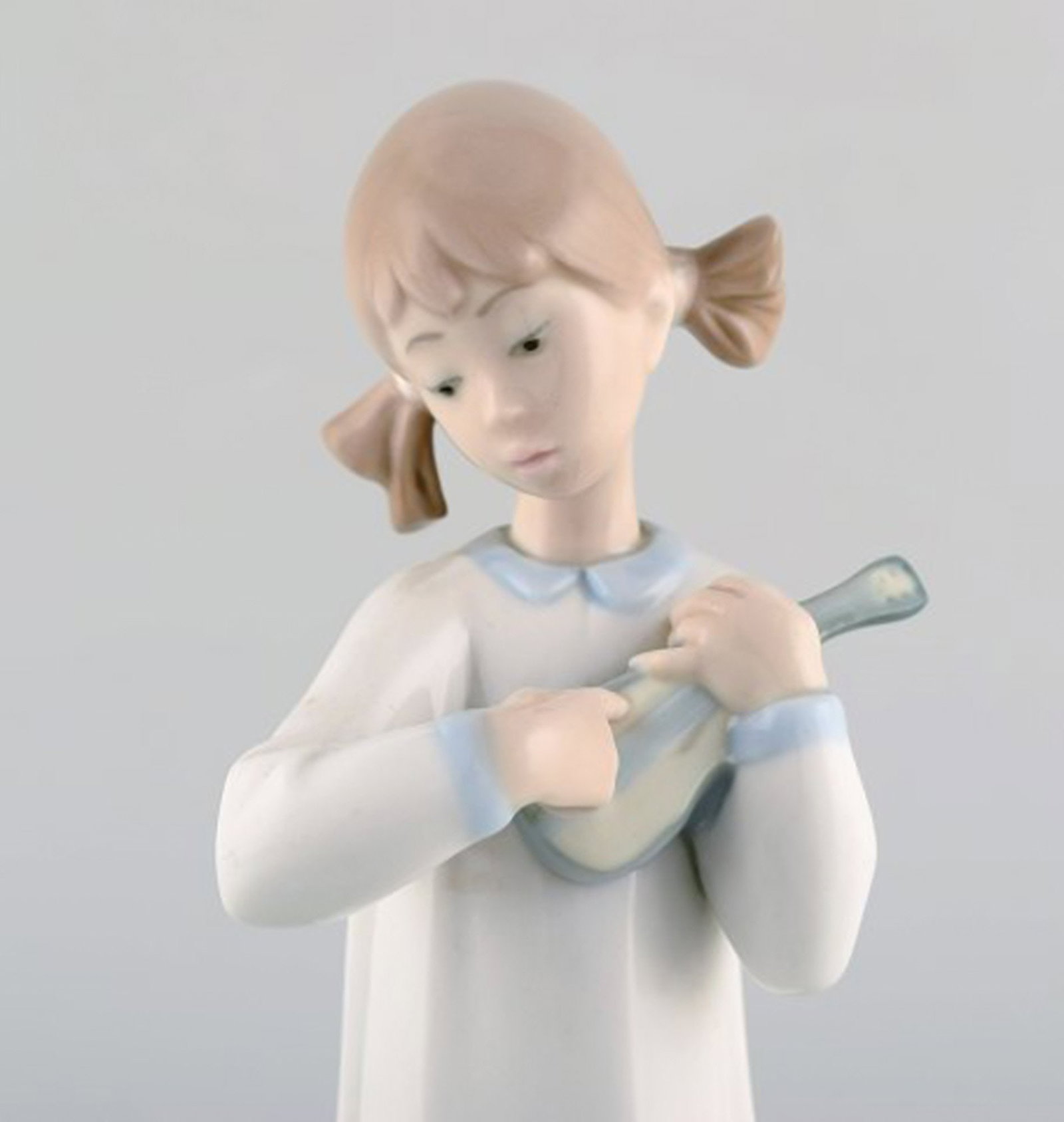 Lladro, Spain. Four porcelain figurines. Children with instruments. 1980's. - 7