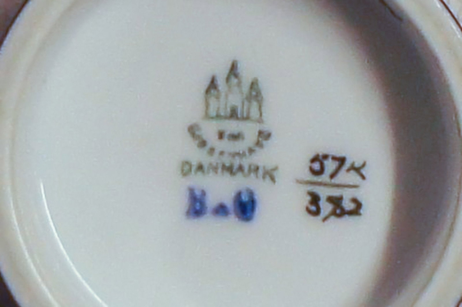 B & G Craquele bowl with fish. 17 cm. in diameter. - 6