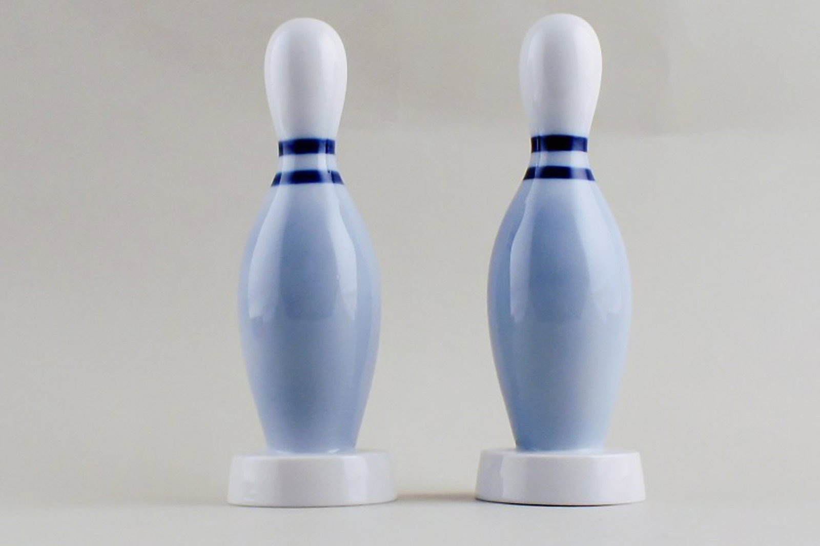 Rare pair of B&G (Bing & Grondahl) bowling pins, number 6132.: Brand: Bing & Grøndahl Rare pair of B&G (Bing & Grondahl) bowling pins, number 6132. Reserve: $84.00 Shipping: Domestic: Shipping rates are determined by destination International: Foreign