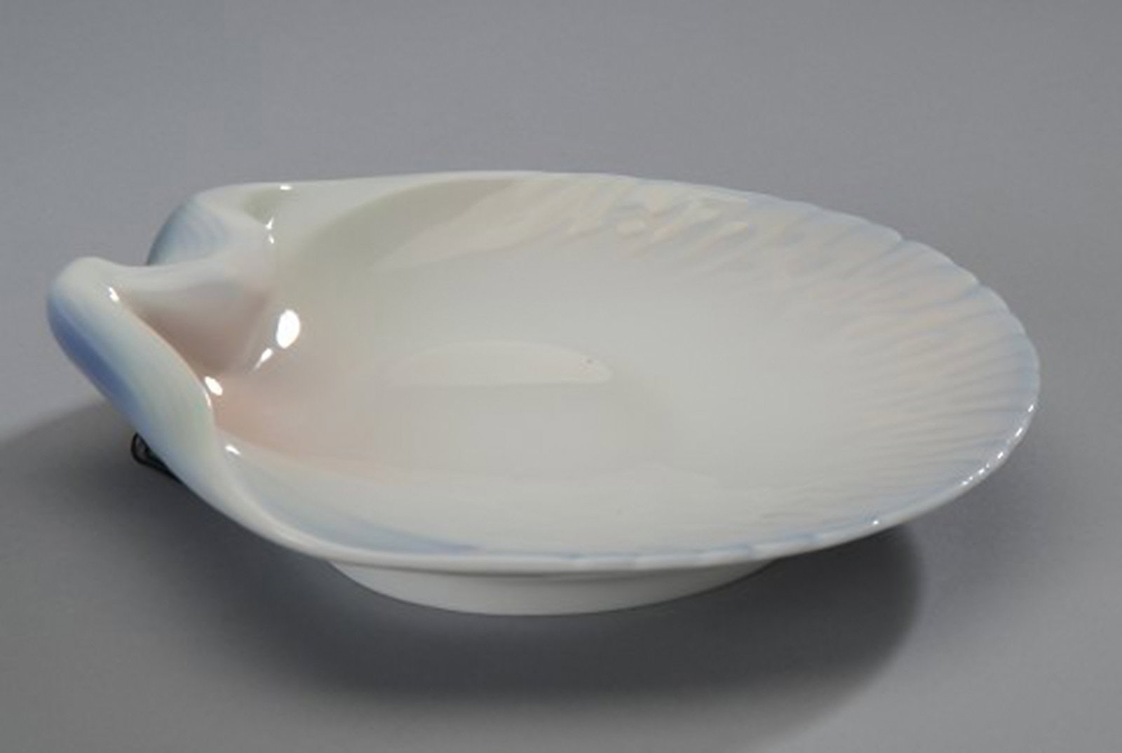 Bing & Grondahl, Art Nouveau trays in porcelain in the form of seashells. 3 pcs. in stock. - 2