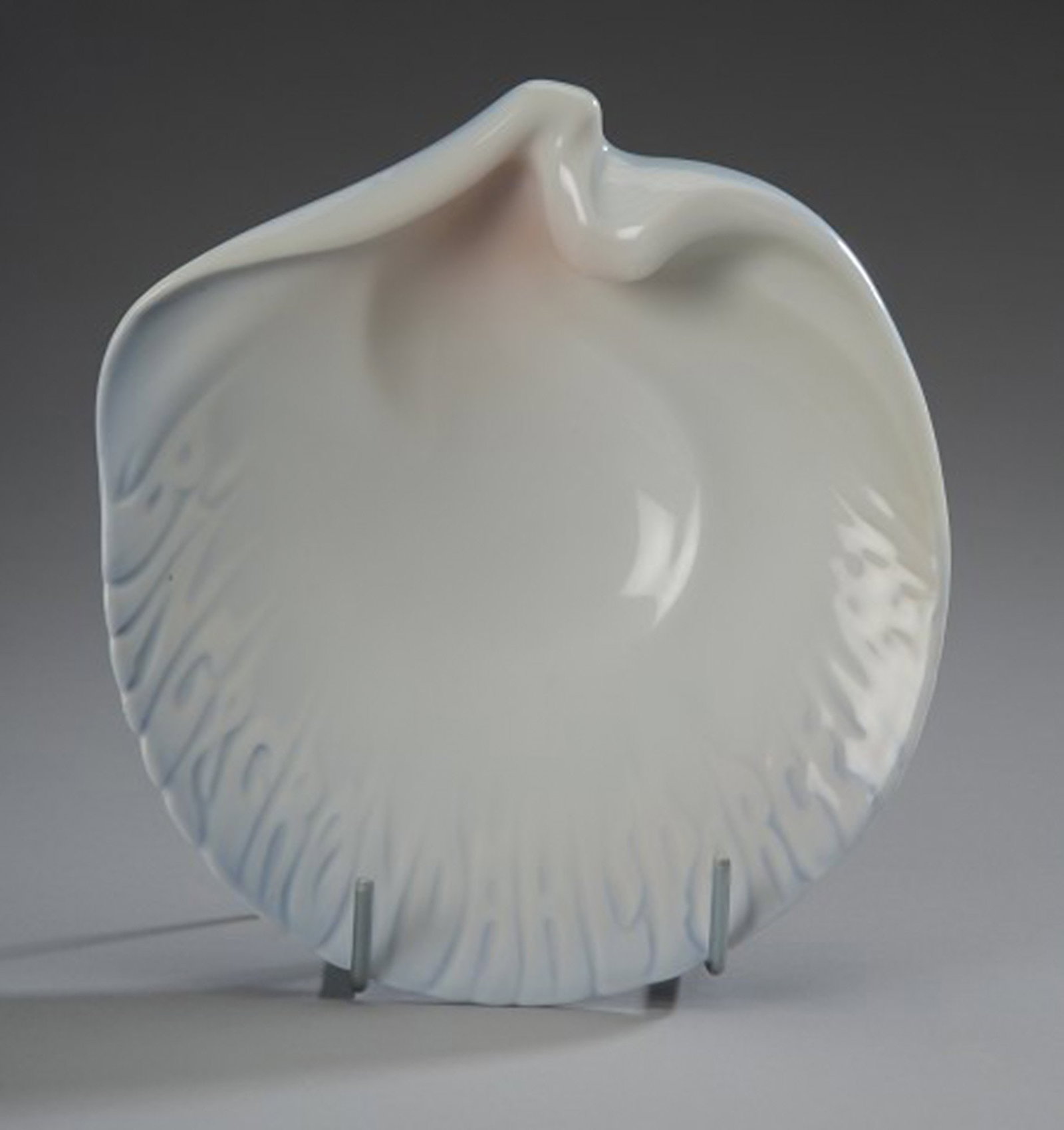 Bing & Grondahl, Art Nouveau trays in porcelain in the form of seashells. 3 pcs. in stock. - 4