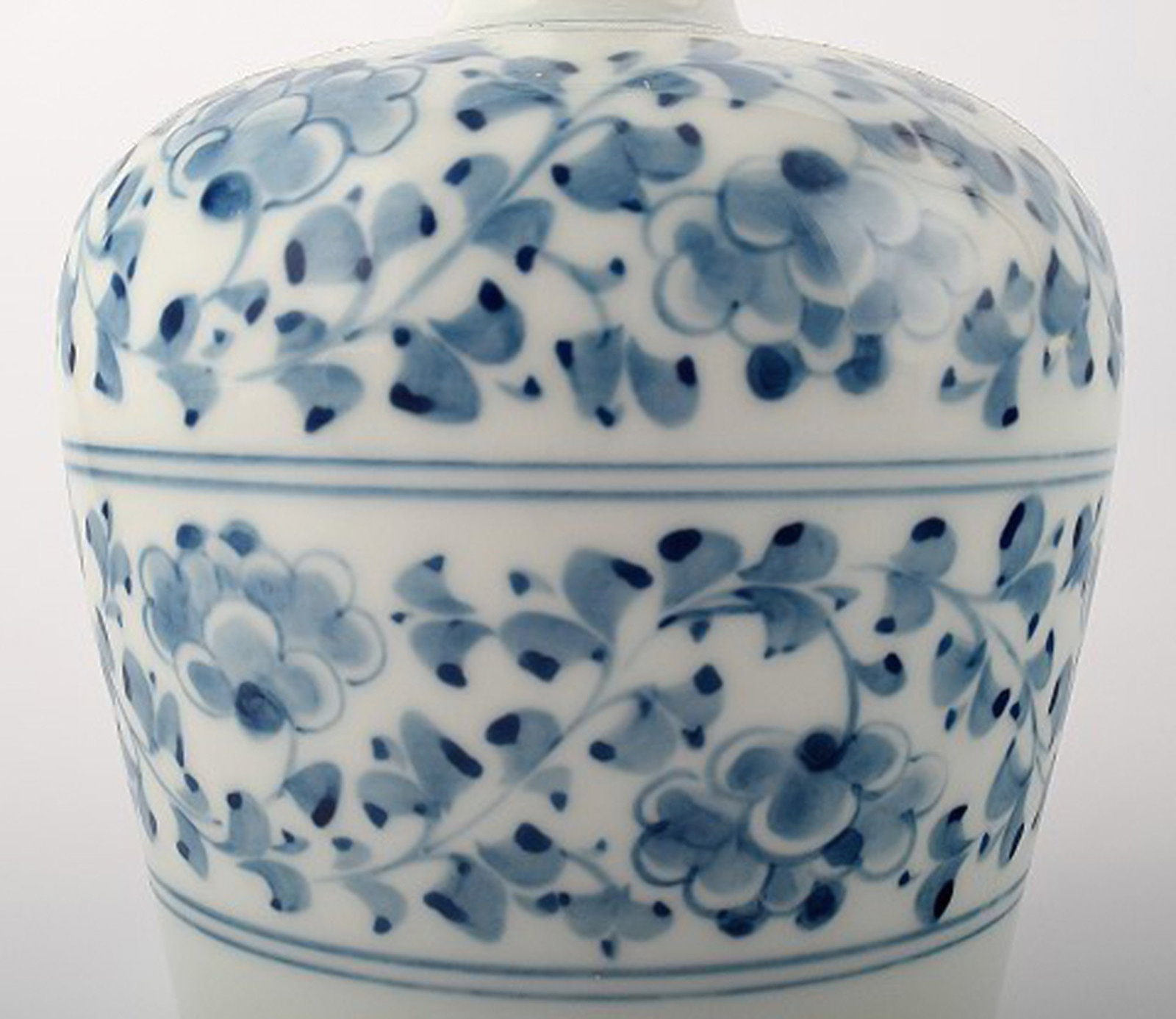 B&G, Bing & Grondahl porcelain vase with flowers. - 2