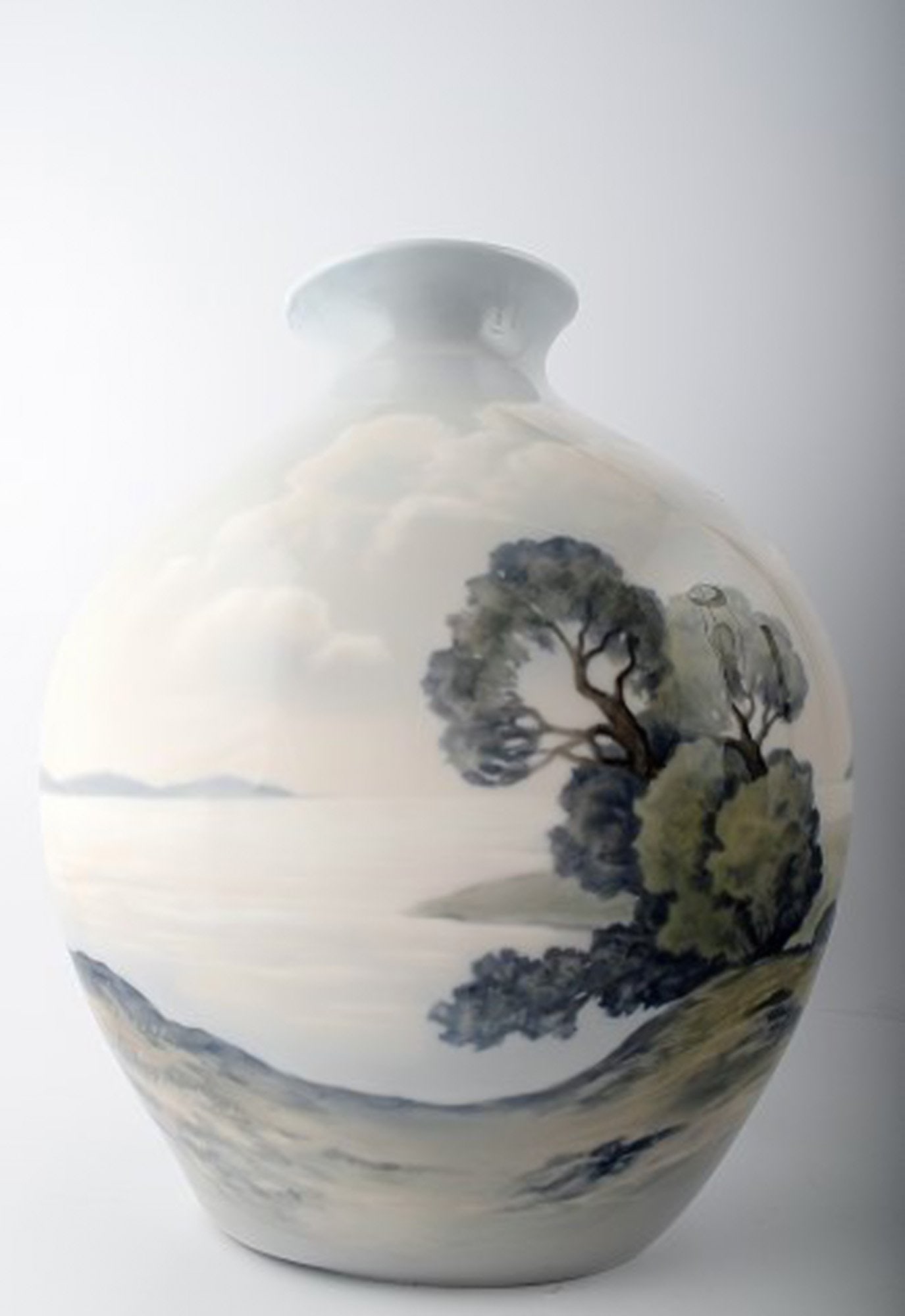 B&G, Bing & Grondahl vase landscape around 1920. - 3