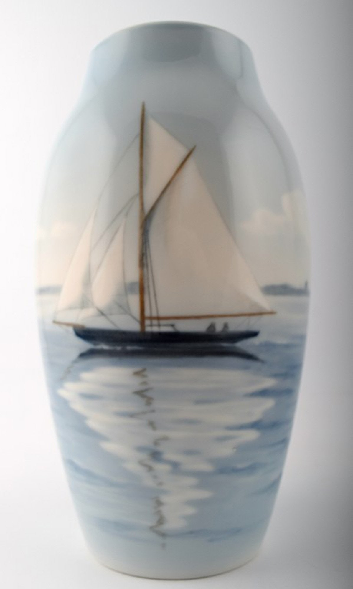 Early B&G, Bing & Grondahl porcelain vase with sailing ship.: Brand: Bing & Grøndahl Early B&G, Bing & Grondahl porcelain vase with sailing ship. Reserve: $175.00 Shipping: Domestic: Shipping rates are determined by destination International: Foreign