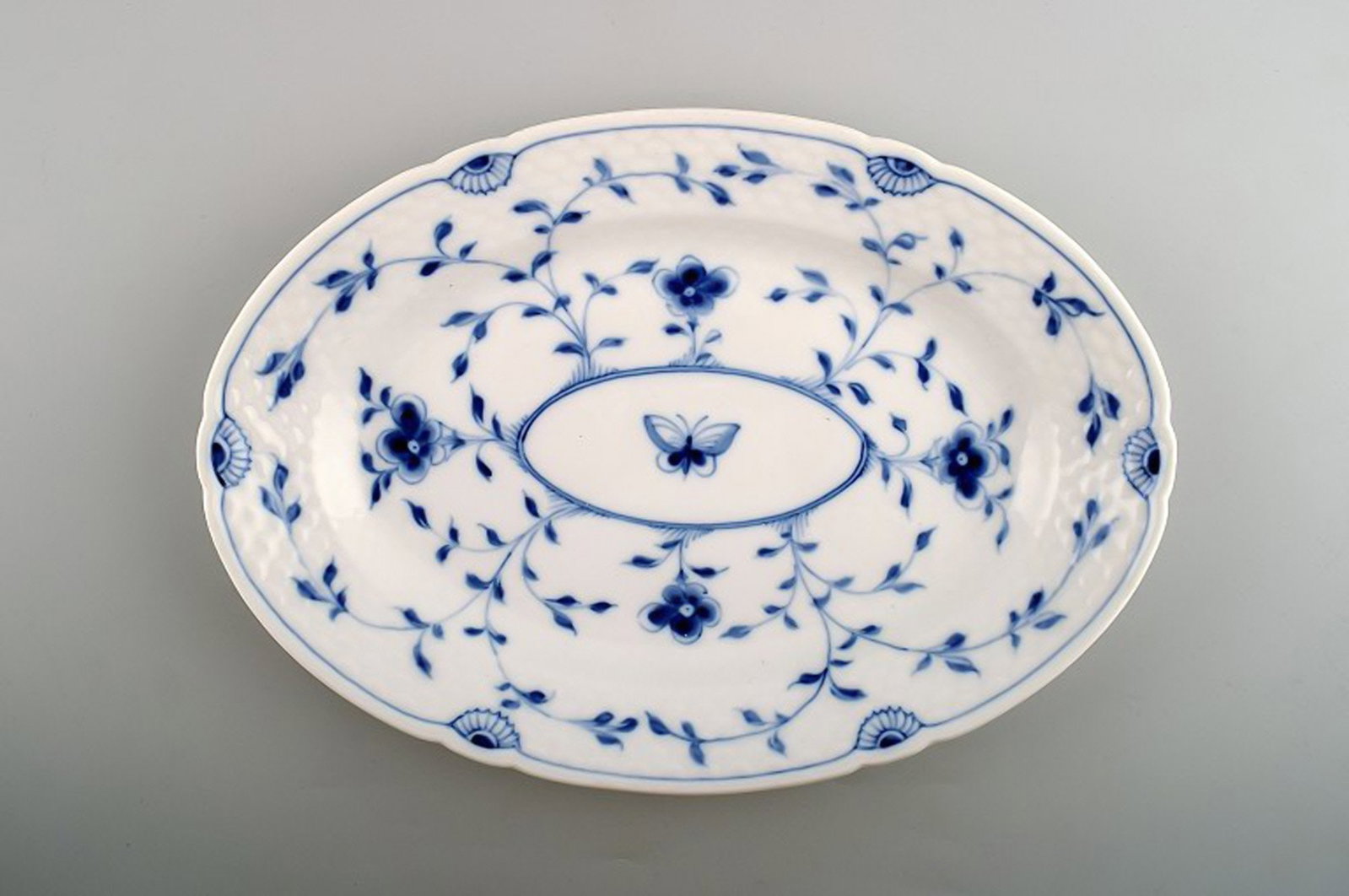 B & G Butterfly large oval platter.: Brand: Bing & Grøndahl B & G Butterfly large oval platter. Reserve: $70.00 Shipping: Domestic: Shipping rates are determined by destination International: Foreign shipping rates are determined