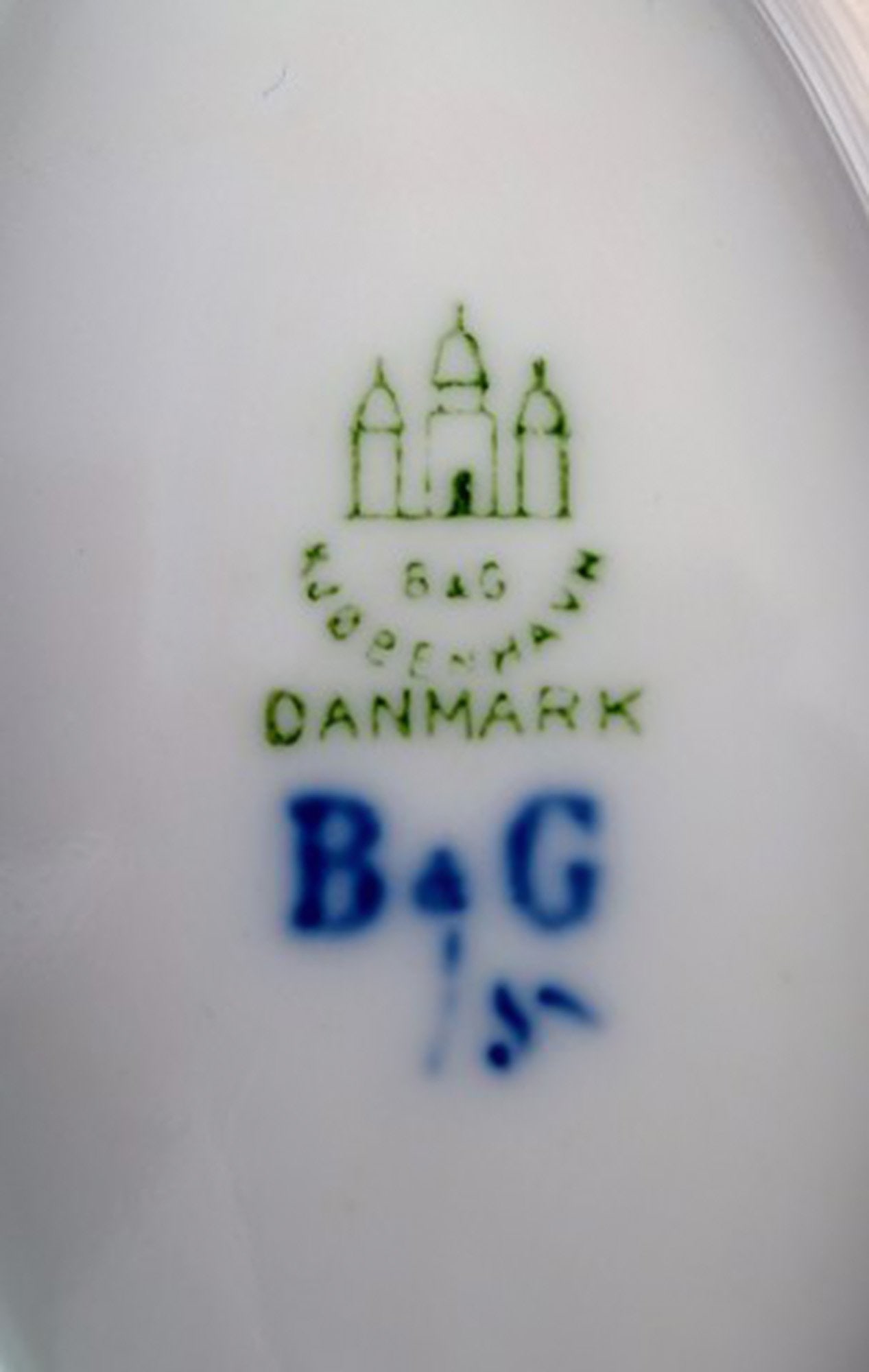 B & G Butterfly oval dish. - 3